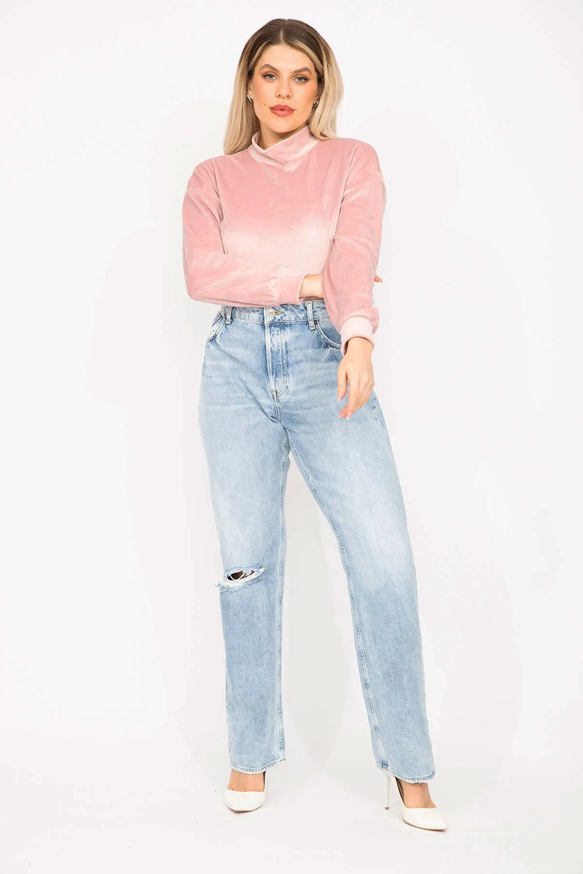 Şans  Große Damen-Jeans in blauer Waschung mit zerrissenen Details und hohem Bund 65n35284