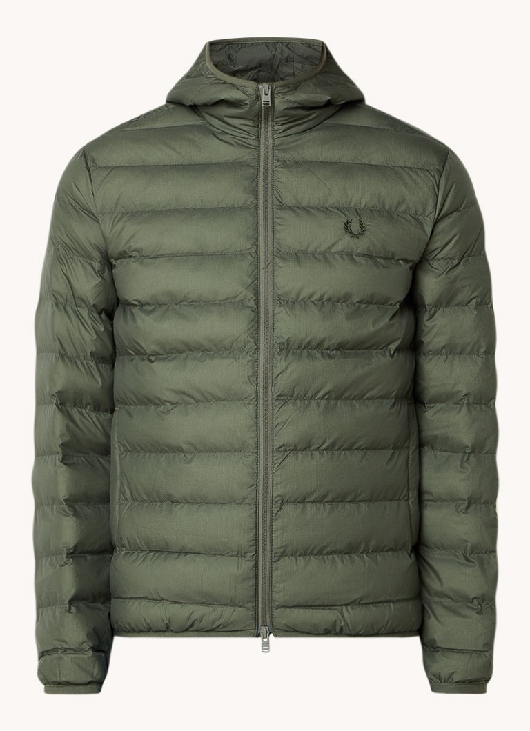 Fred Perry paminkštinta striukė su siuvinėtu logotipu ir šoninėmis kišenėmis