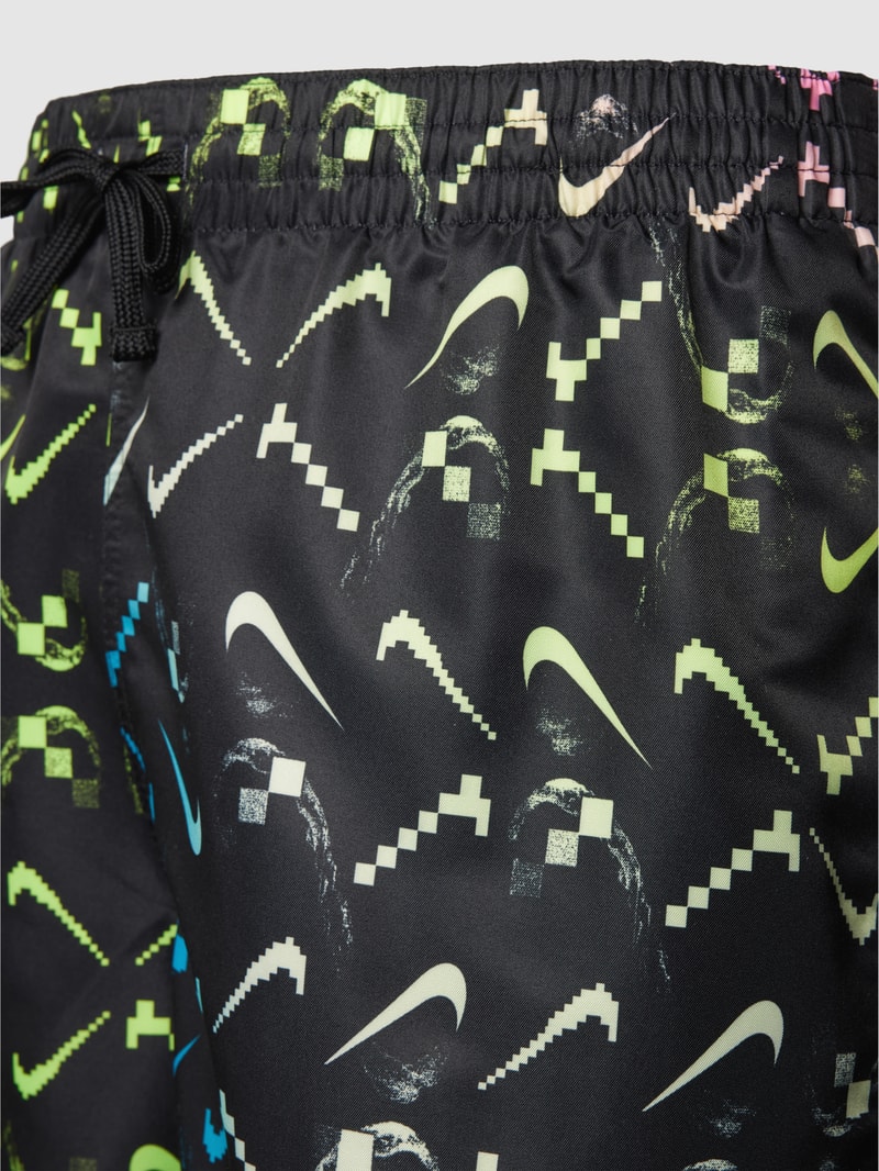 Badehose mit Allover-Muster Modell 'DIGI SWOOSH' in schwarz