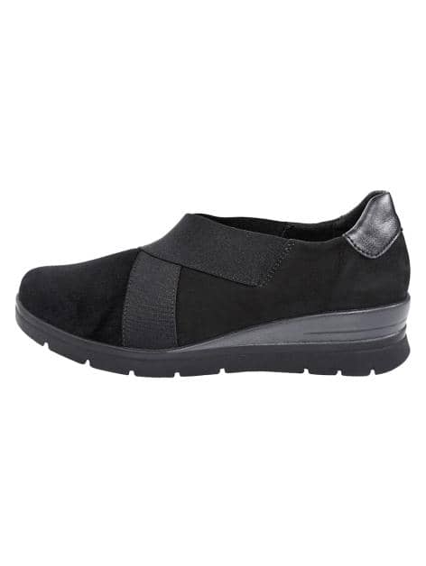 Slipper mit Elasteinsätzen