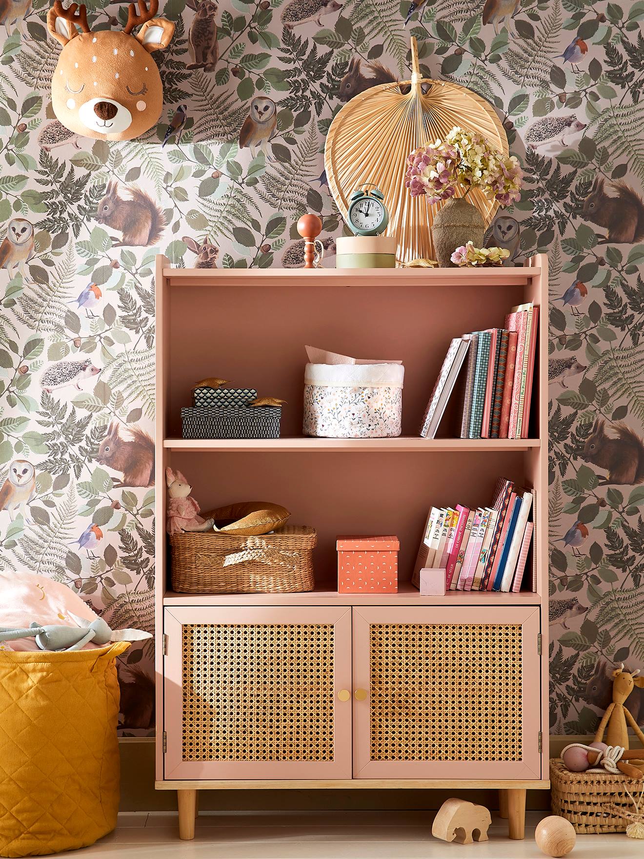 Vertbaudet Kinder Bücherregal mit Rattan POESIE - rosa/natur
