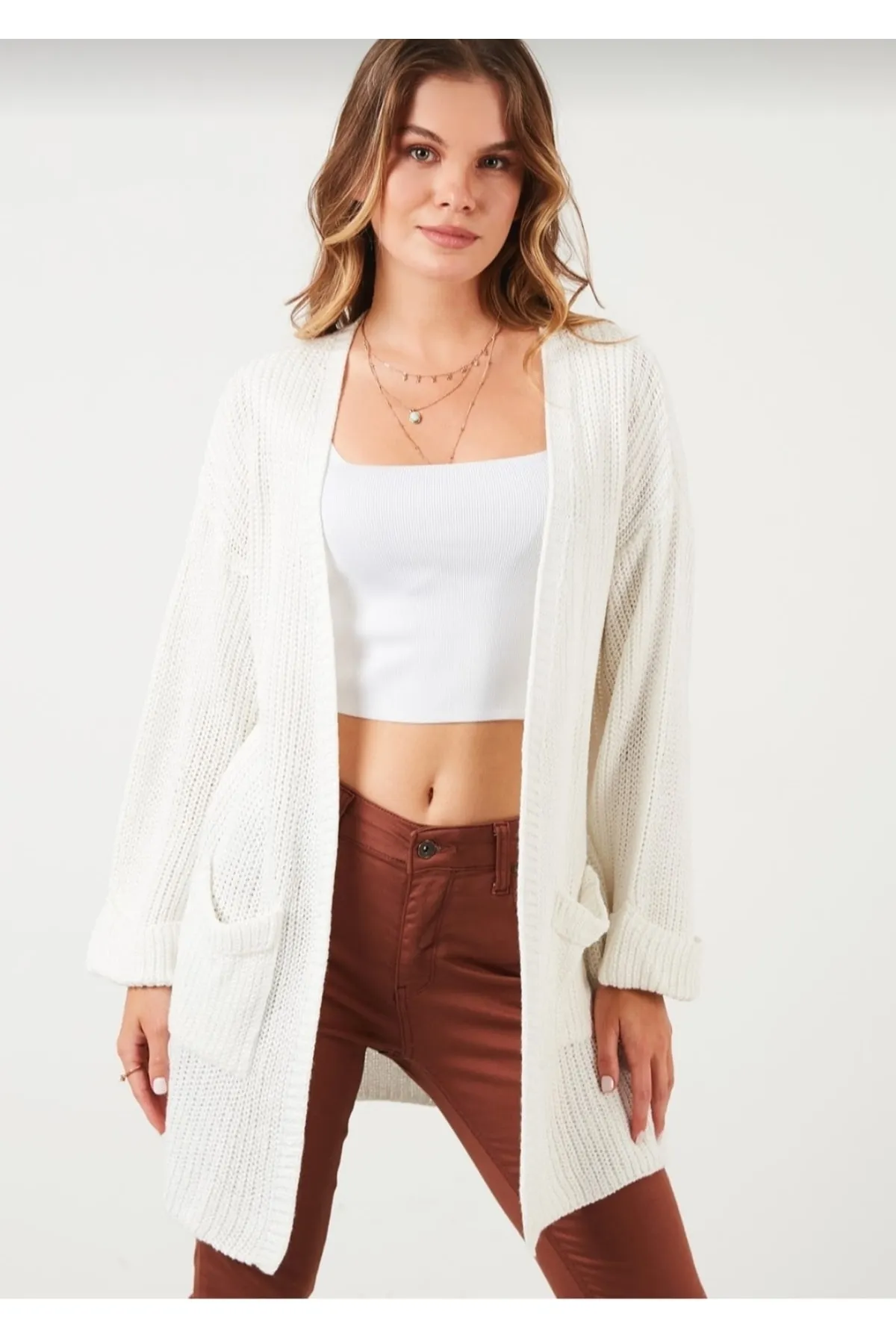 Nazende Stil  Lässiger Ecru-Strick-Cardigan für Damen mit gefalteten Ärmeln und Taschen