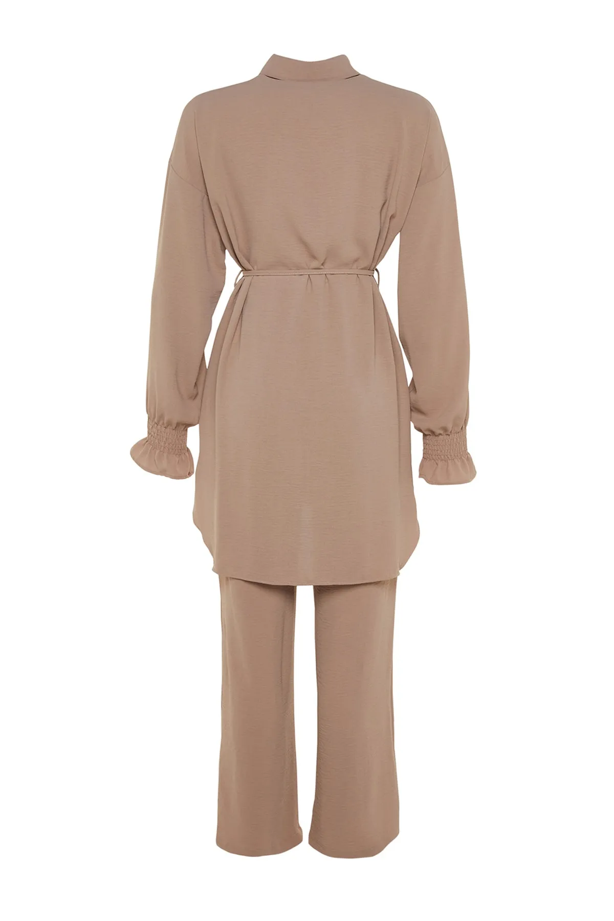 Trendyol Modest  Beiges gewebtes Aerobin-Hemd-Hosen-Set mit Gürtel TCTSS23US00018