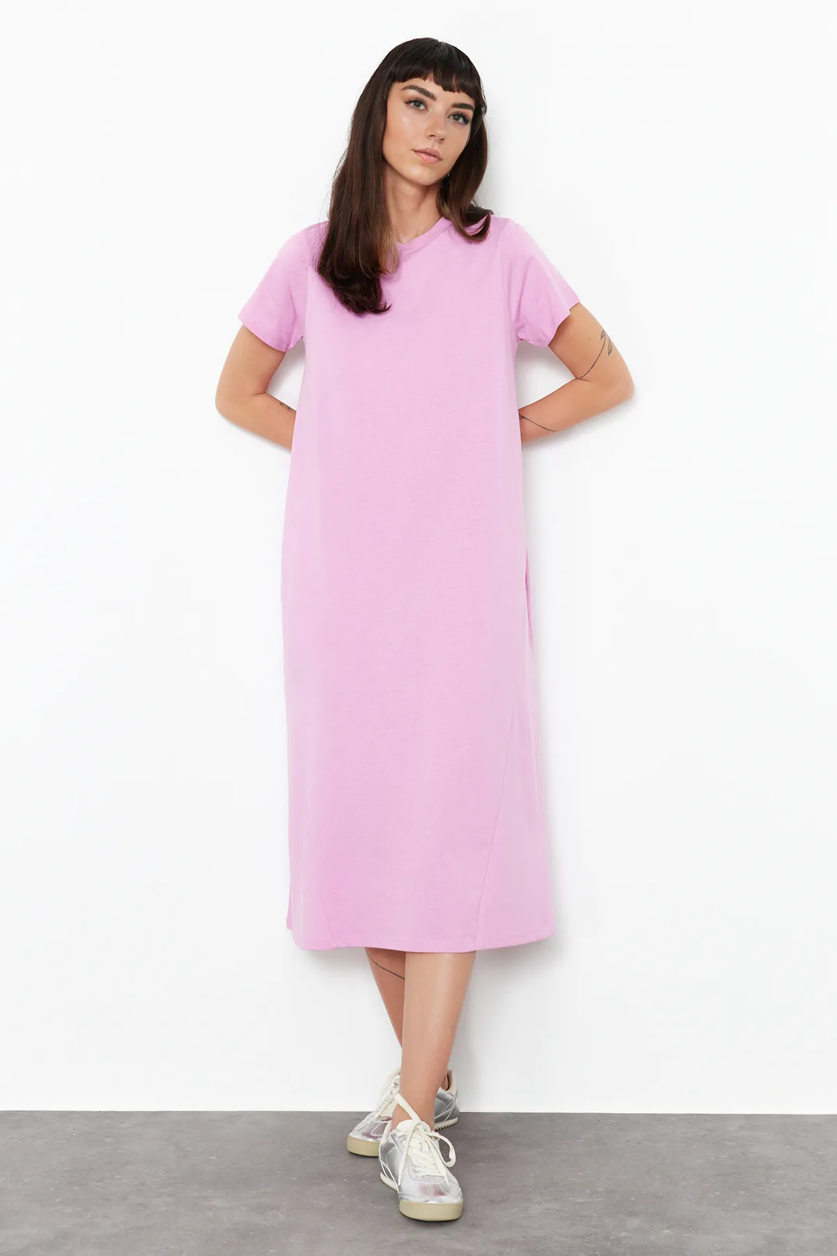 Trendyol Collection  Rosa A-Linien-Kleid mit Rundhalsausschnitt und flacher Tasche TWOSS24EL00169