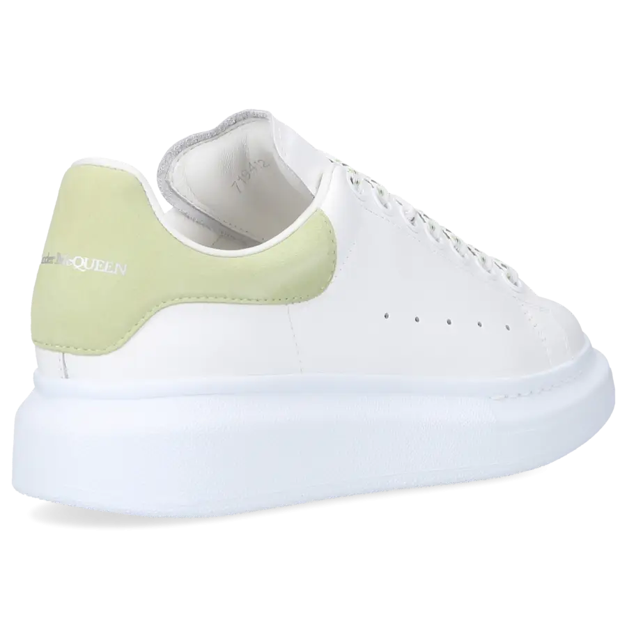 Alexander McQueen - Sneaker low LARRY Kalbsleder - weiß