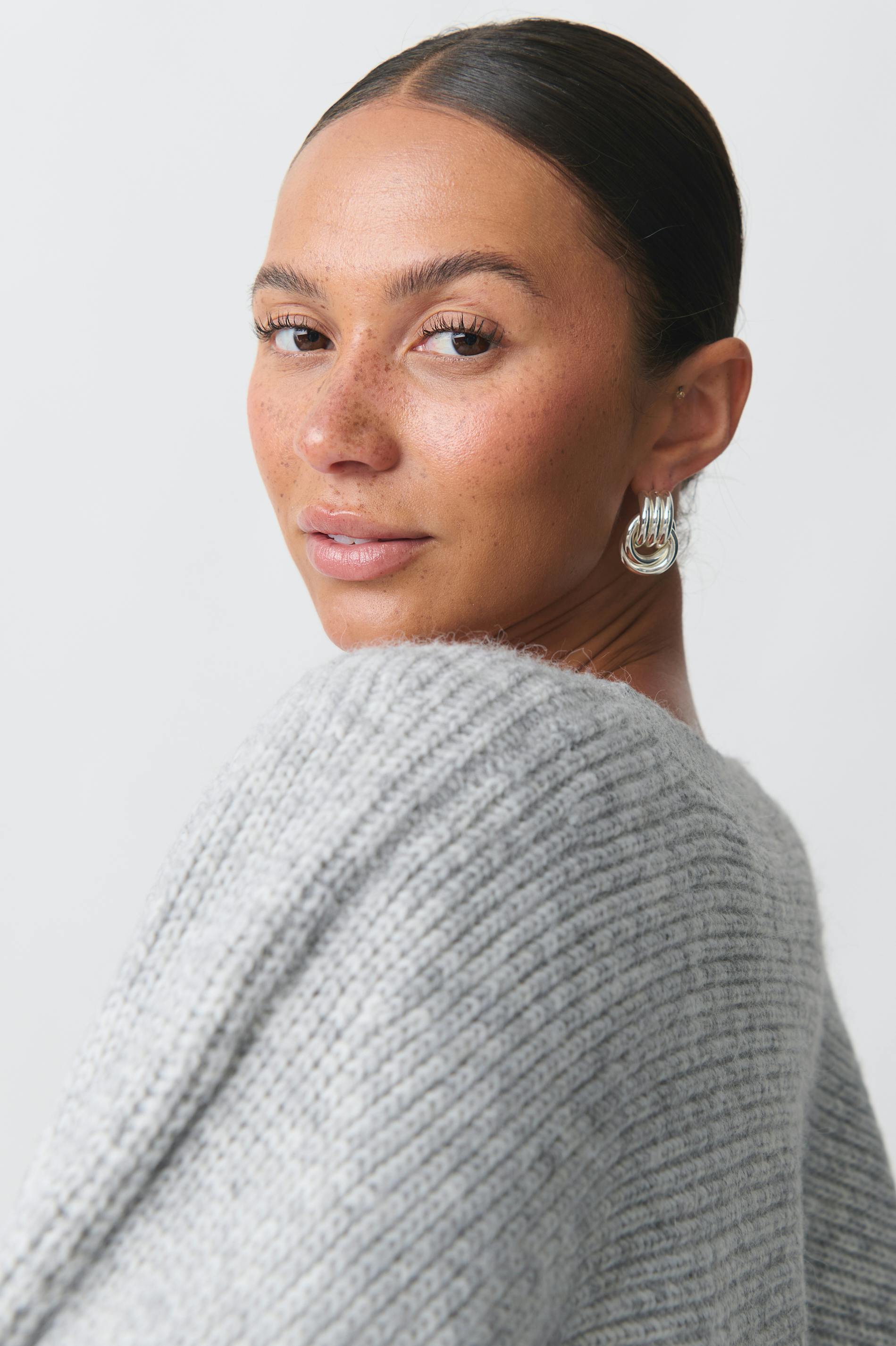 Oversized knitted bolero