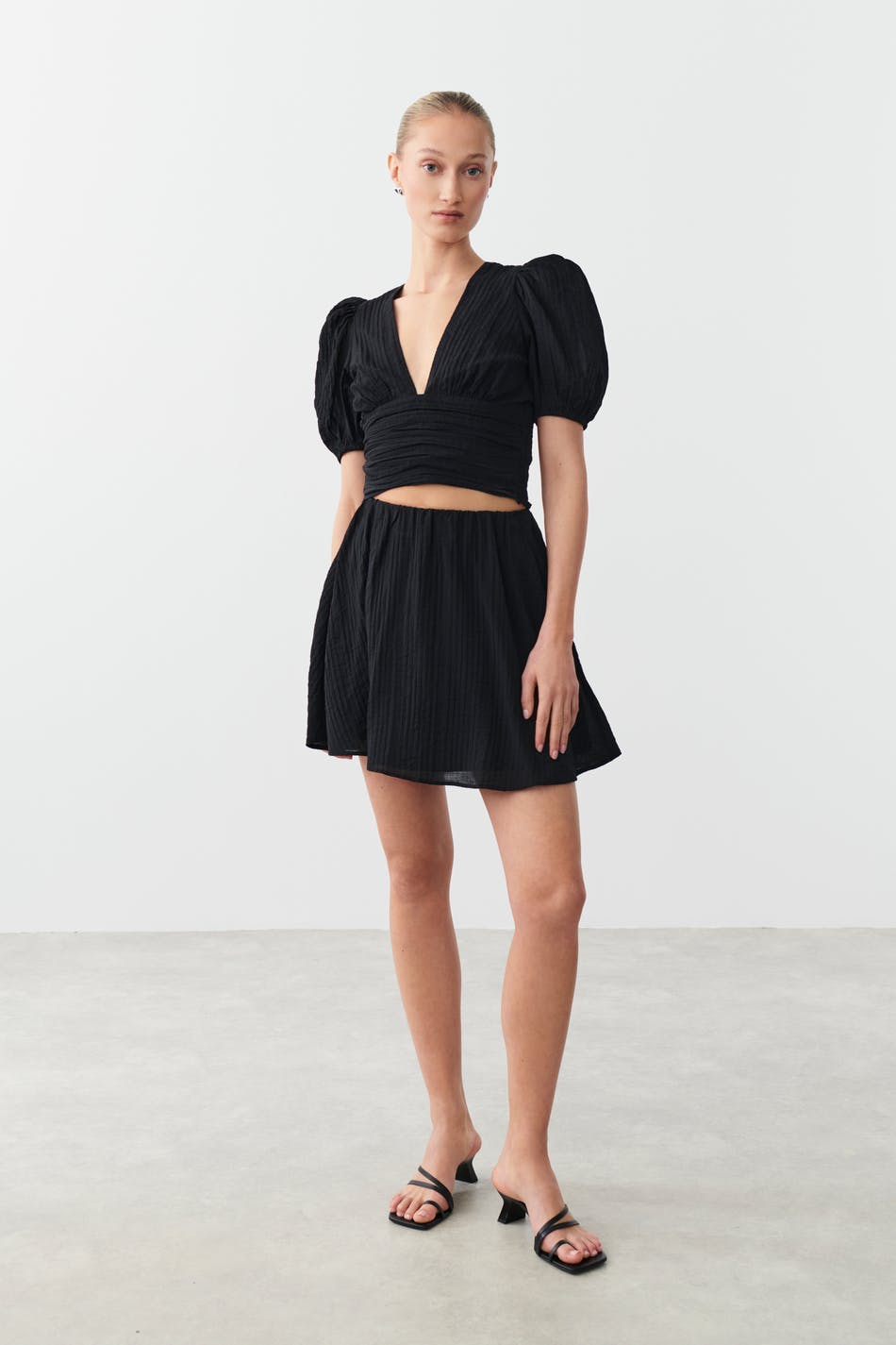 Short skirt