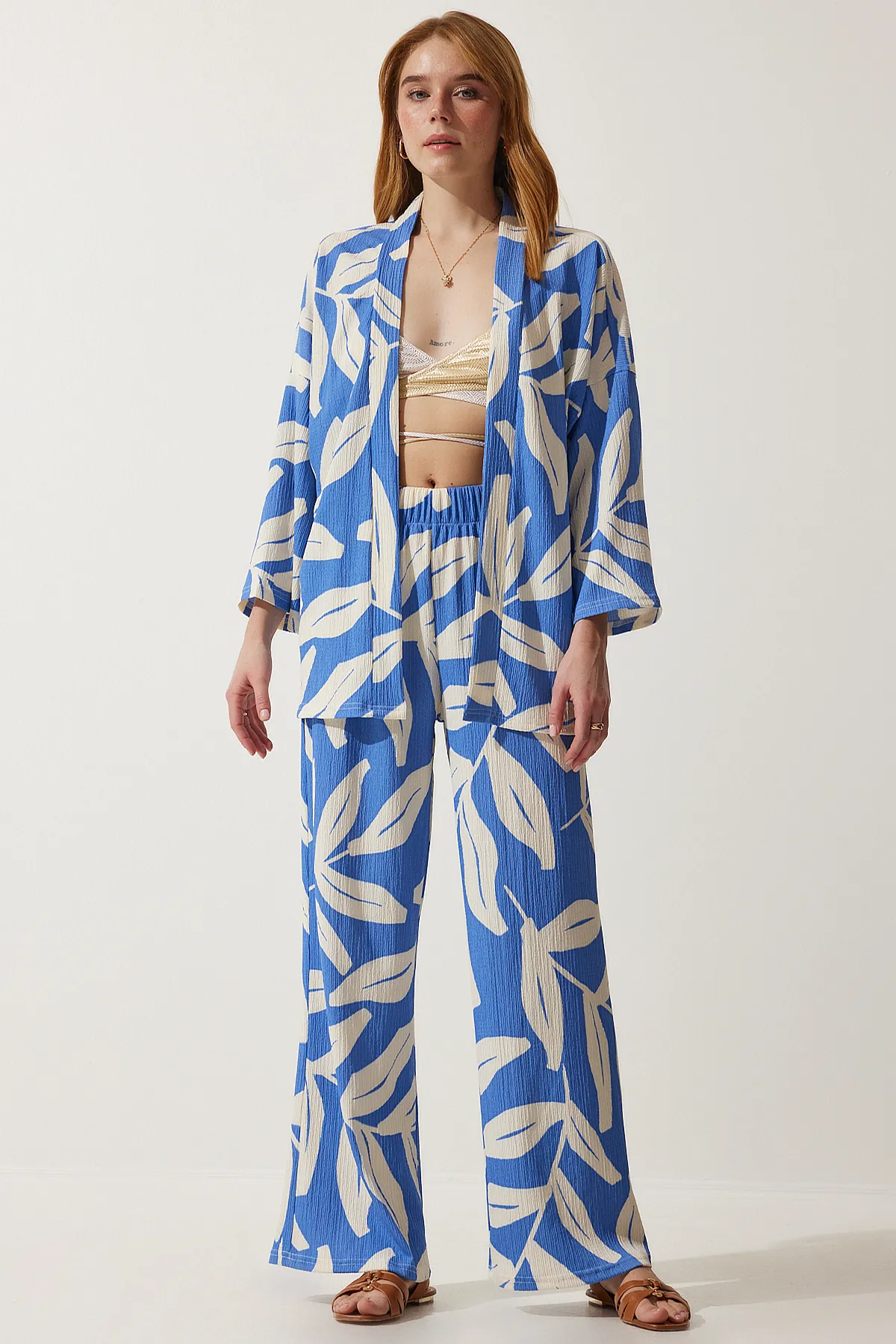 Happiness İstanbul  Himmelblaues gemustertes Crinkle-Sommerjacke-Palazzo-Set für Damen DD01304