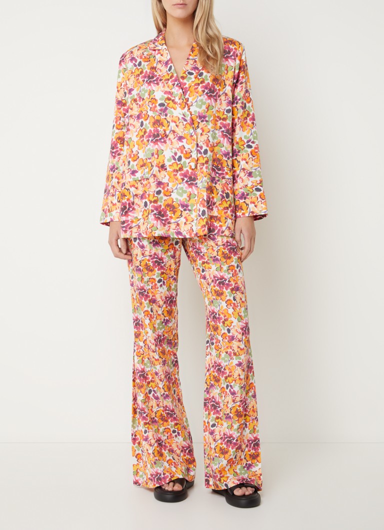 Pantaloni French Connection Brenna cu talie înaltă și evazați pe picioare, confecționați din lyocell și decorați cu imprimeu floral.