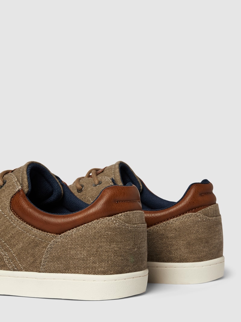 Sneaker mit Schnürverschluss in beige