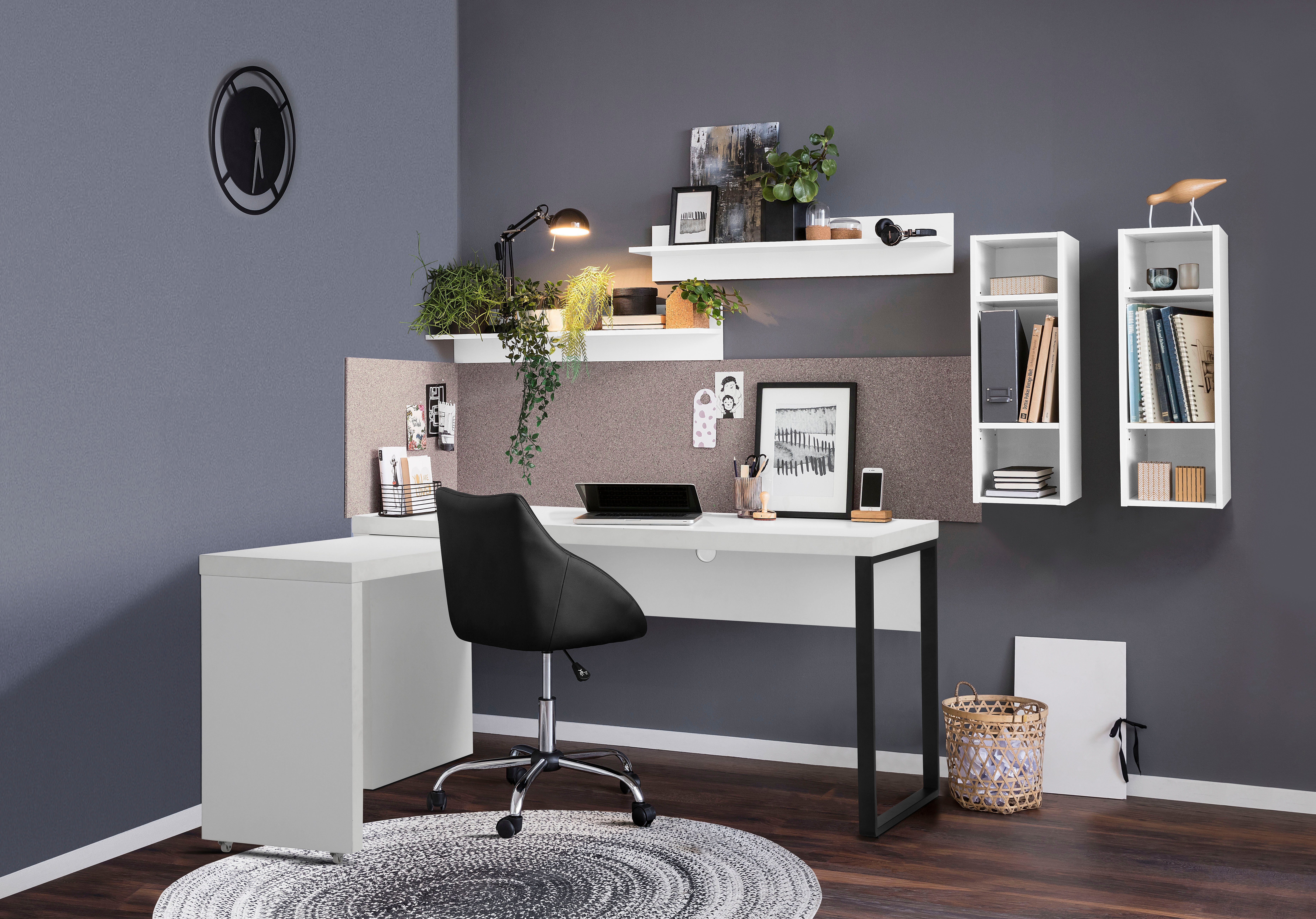 Places of Style Schreibtisch Maniago, mit rollbarem Element für mehr Arbeitsfläche, 140x81-131 cm