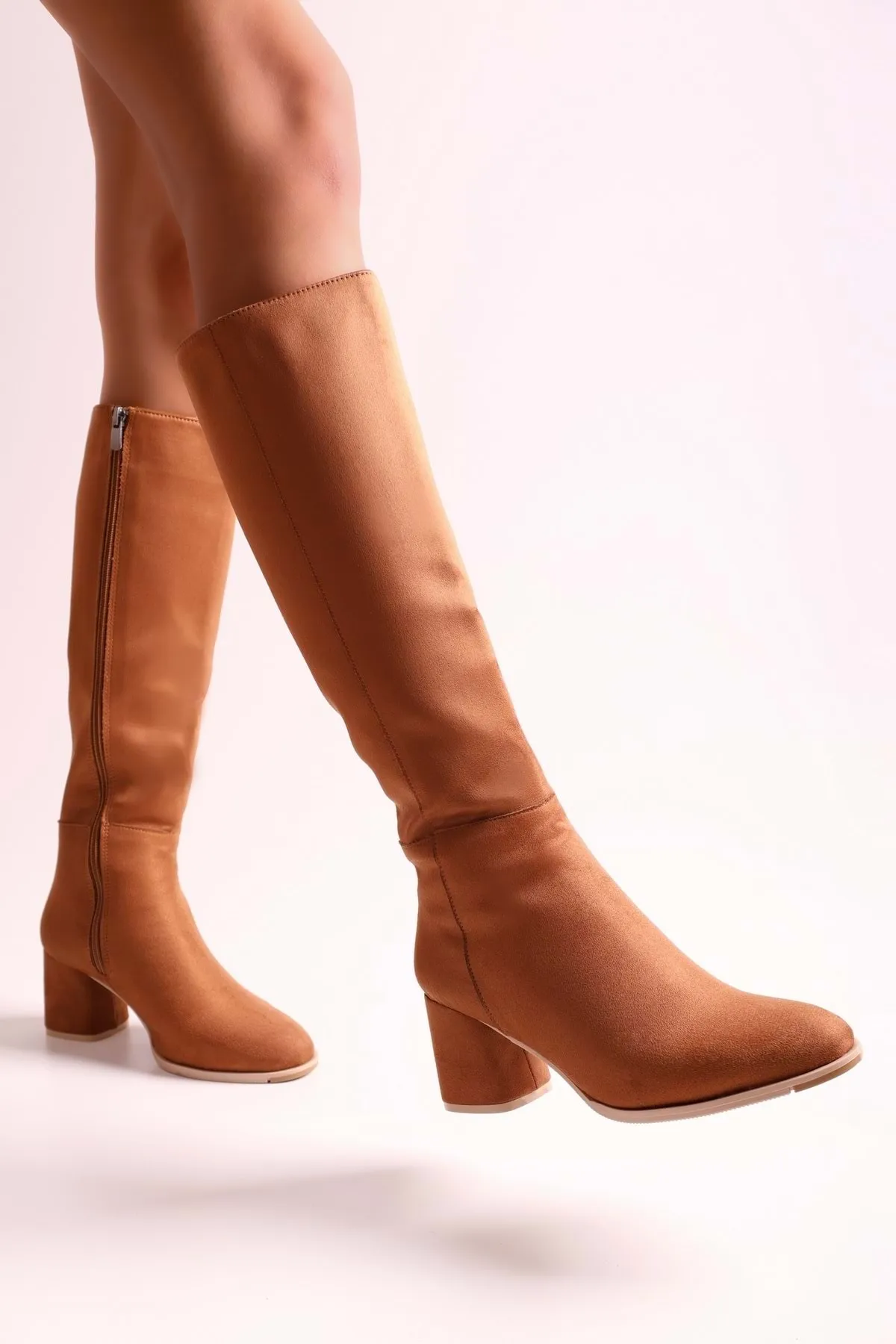 Shoeberry  Damenkiella Tan Wildleder-Stiefel mit Absatz Tan Wildleder
