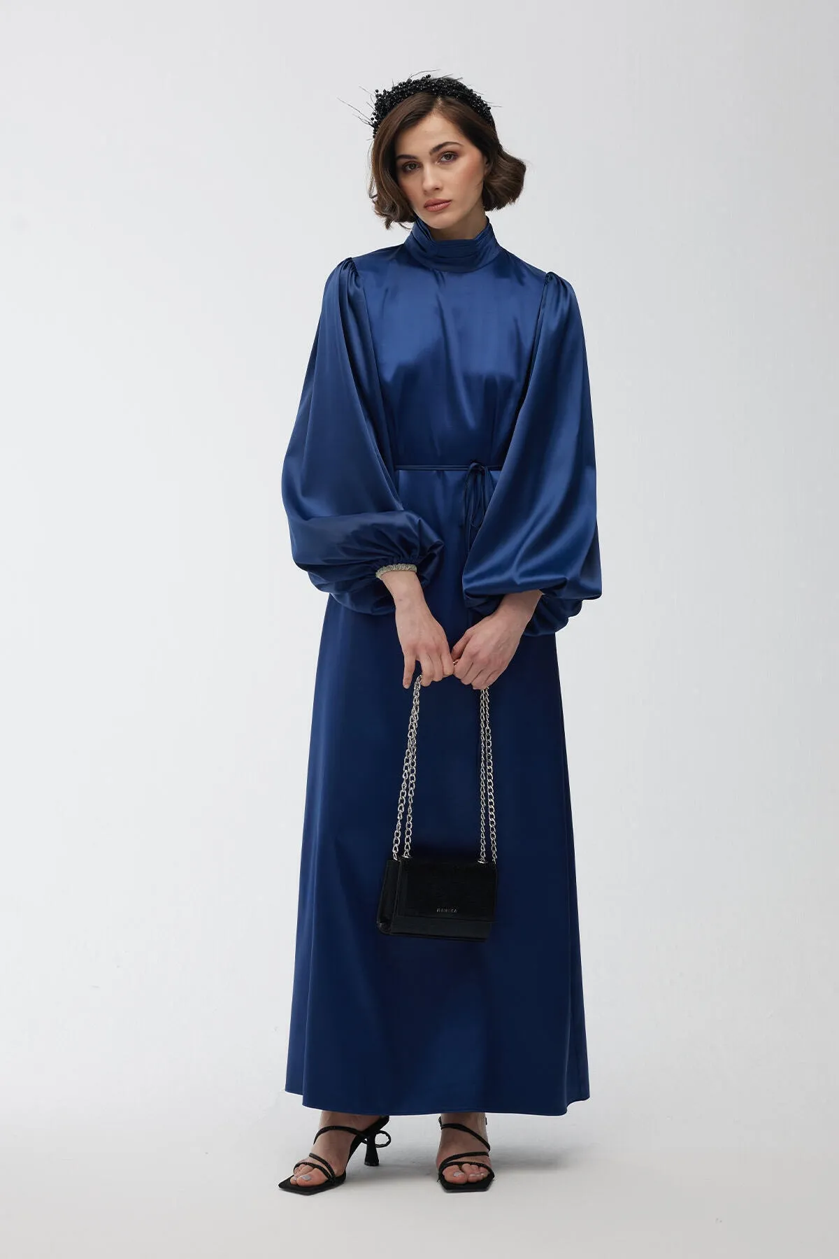 Manuka  ABENDKLEID AUS SATIN MIT BALLONÄRMELN MARINEBLAU