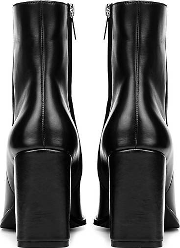 Another A Stiefelette