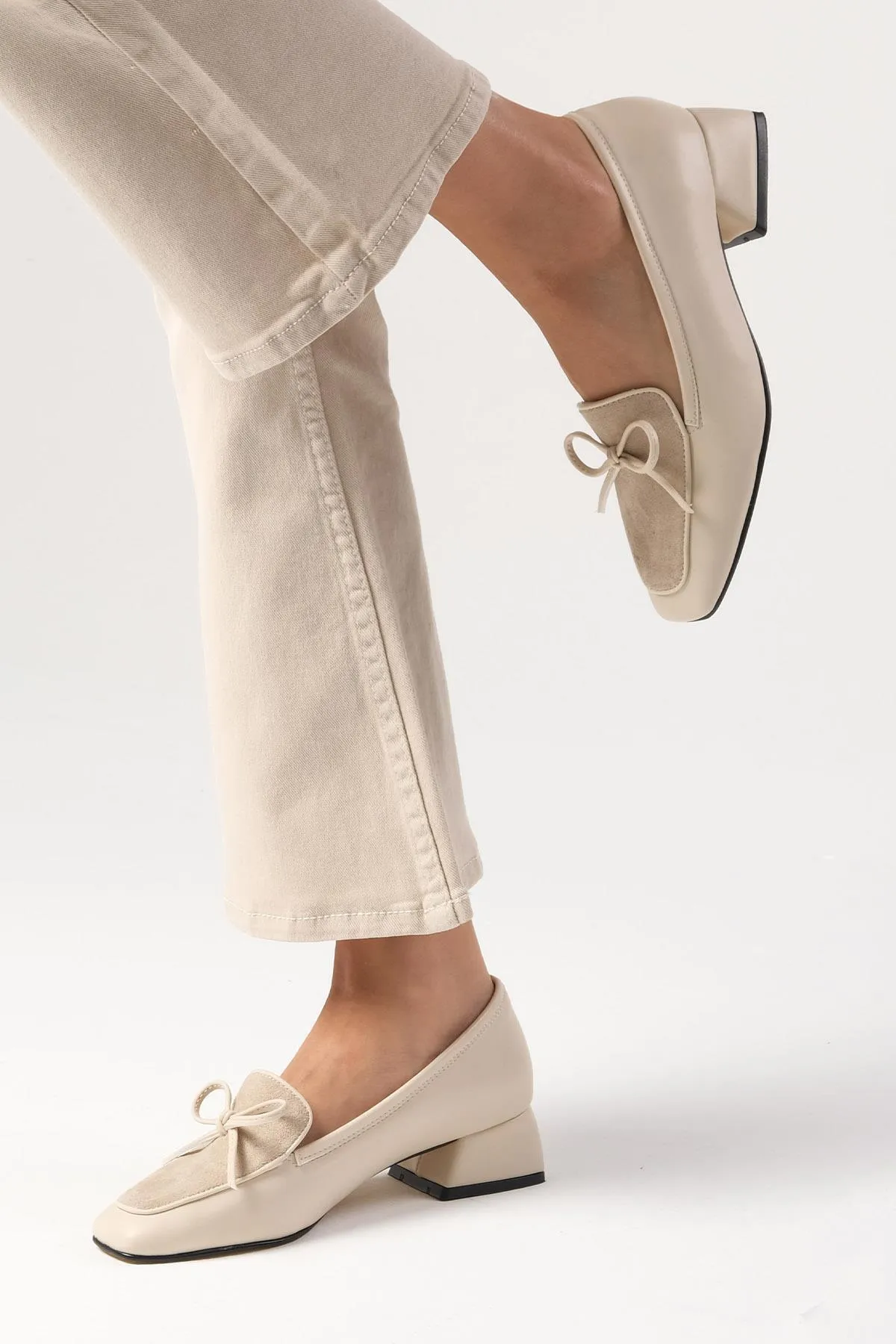 Mio Gusto  Tilda Beige Farbe Blunt Toe Kurze Absätze Damenschuhe