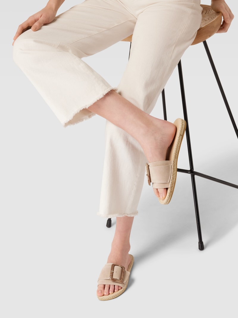 Pantolette mit Dornschließe in beige