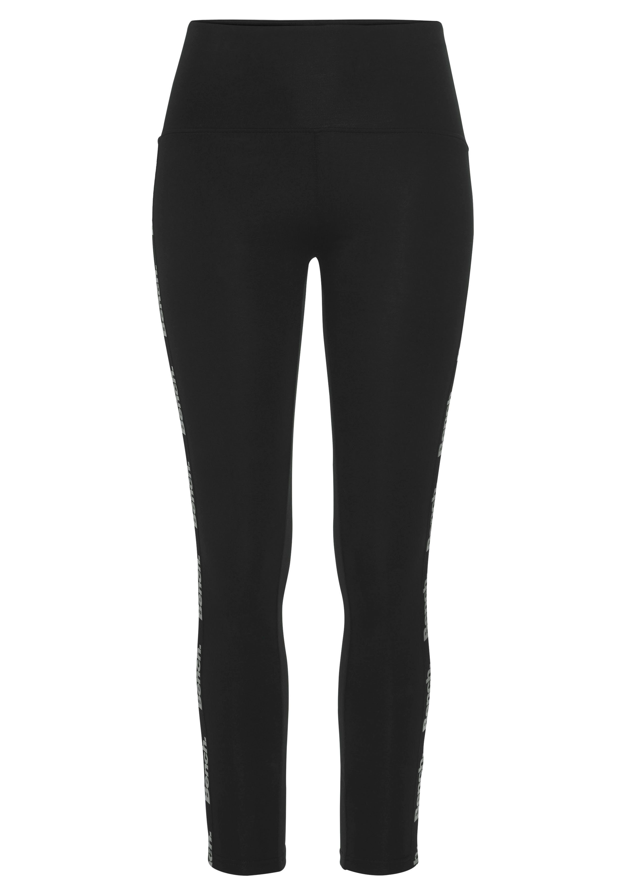 Bench. Loungewear Leggings mit bedruckten Tapestreifen
