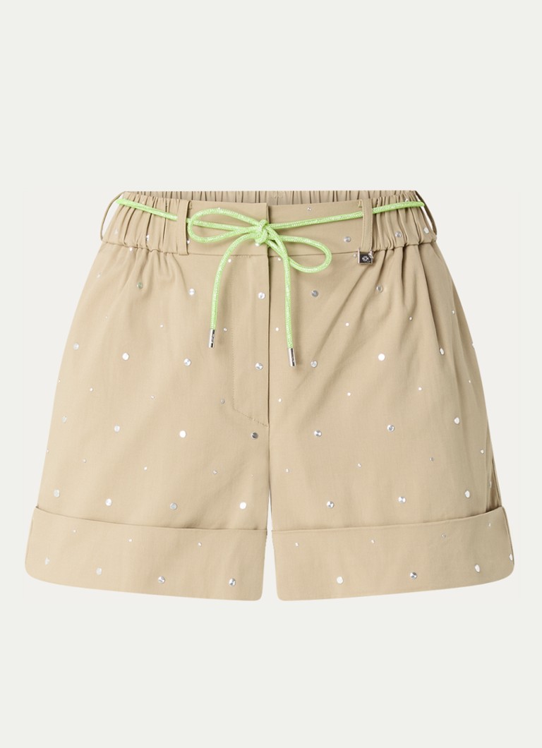 Shorts Maje de cintura alta e modelagem solta com bolsos laterais e tachas.