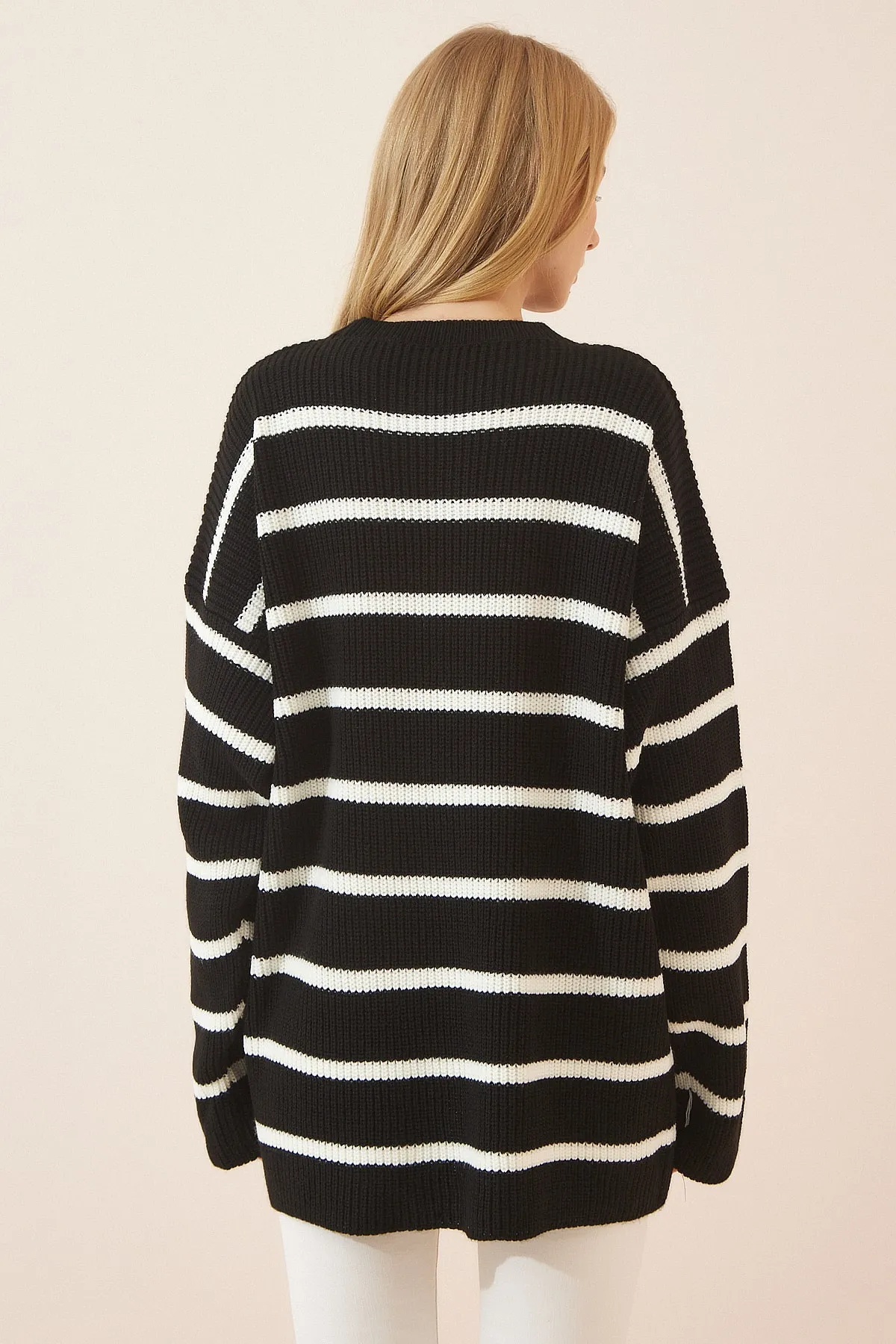 Happiness İstanbul  Schwarz gestreifter, langer Oversize-Strickpullover für Damen YY00078