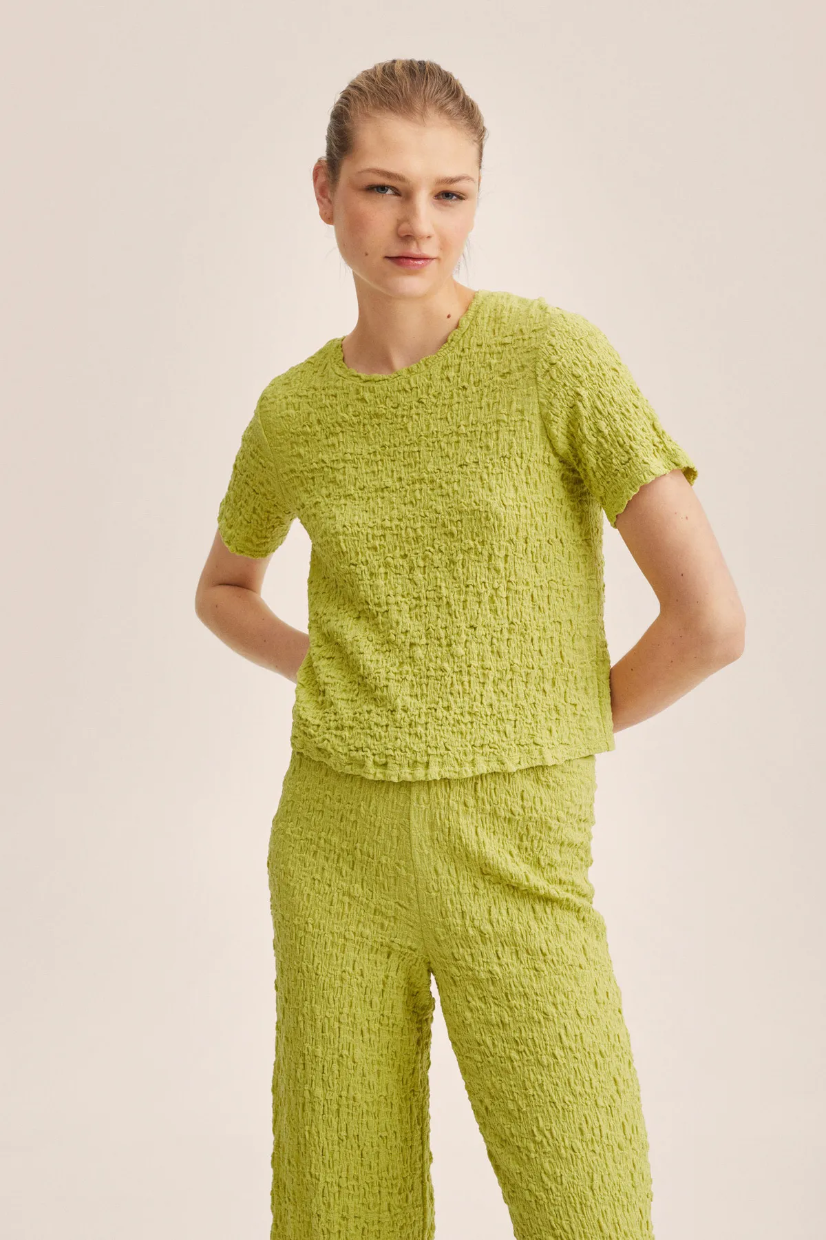 MANGO  27047739 Frau / Mädchen Grüner Apfel