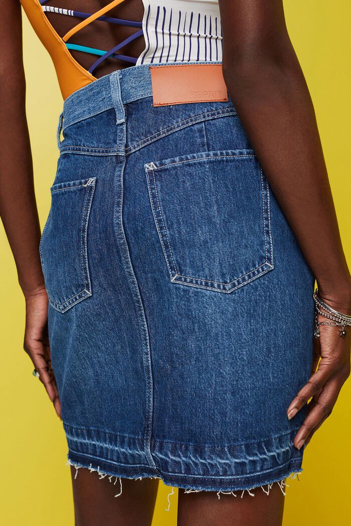 Jeans-Minirock mit asymmetrischem Saum