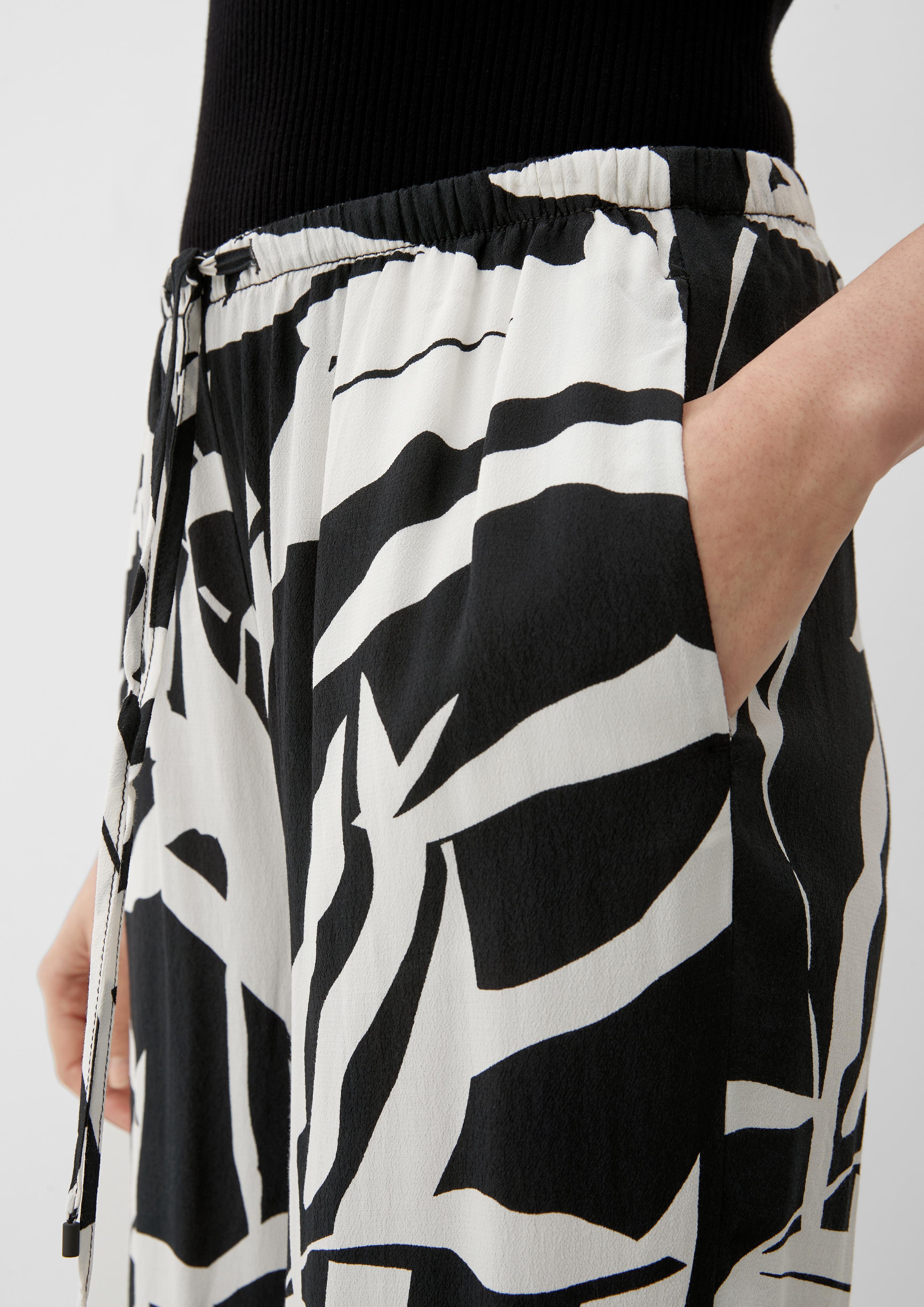 Loose: Hose mit Crêpe-Struktur  2131909-99A3