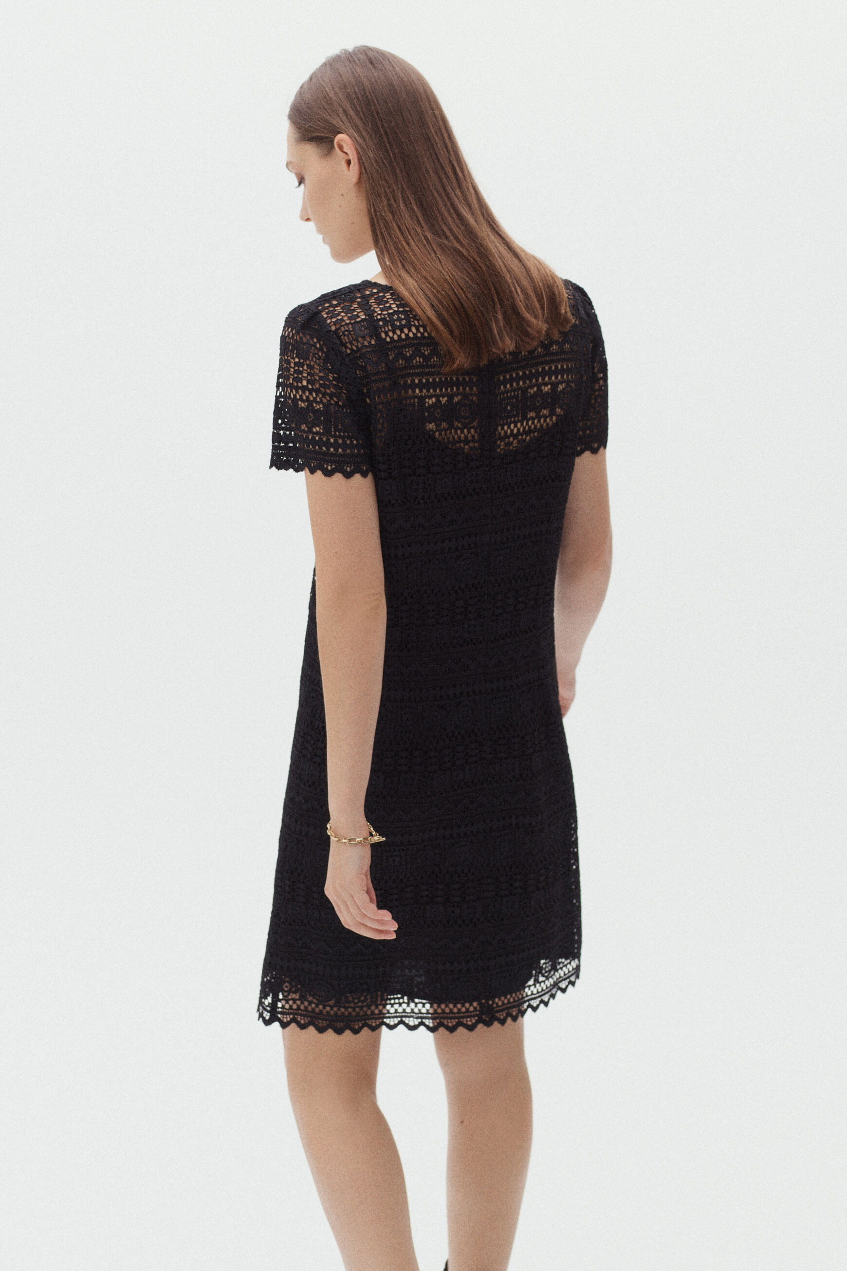 Robe courte lulu en dentelle noir femme