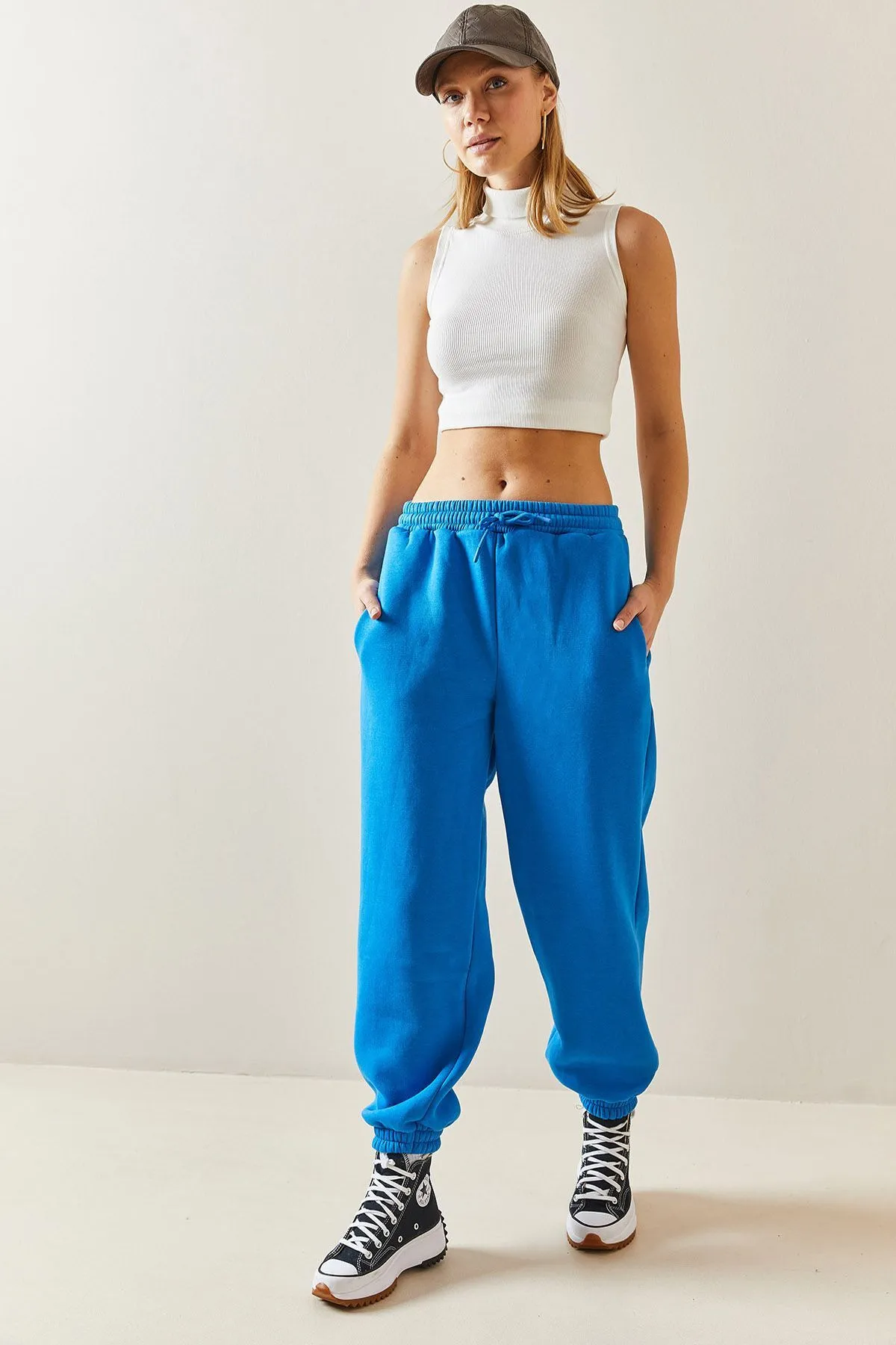 XHAN  Türkisfarbene, übergroße, erhöhte Jogger-Jogginghose 4KXK8-47762-13
