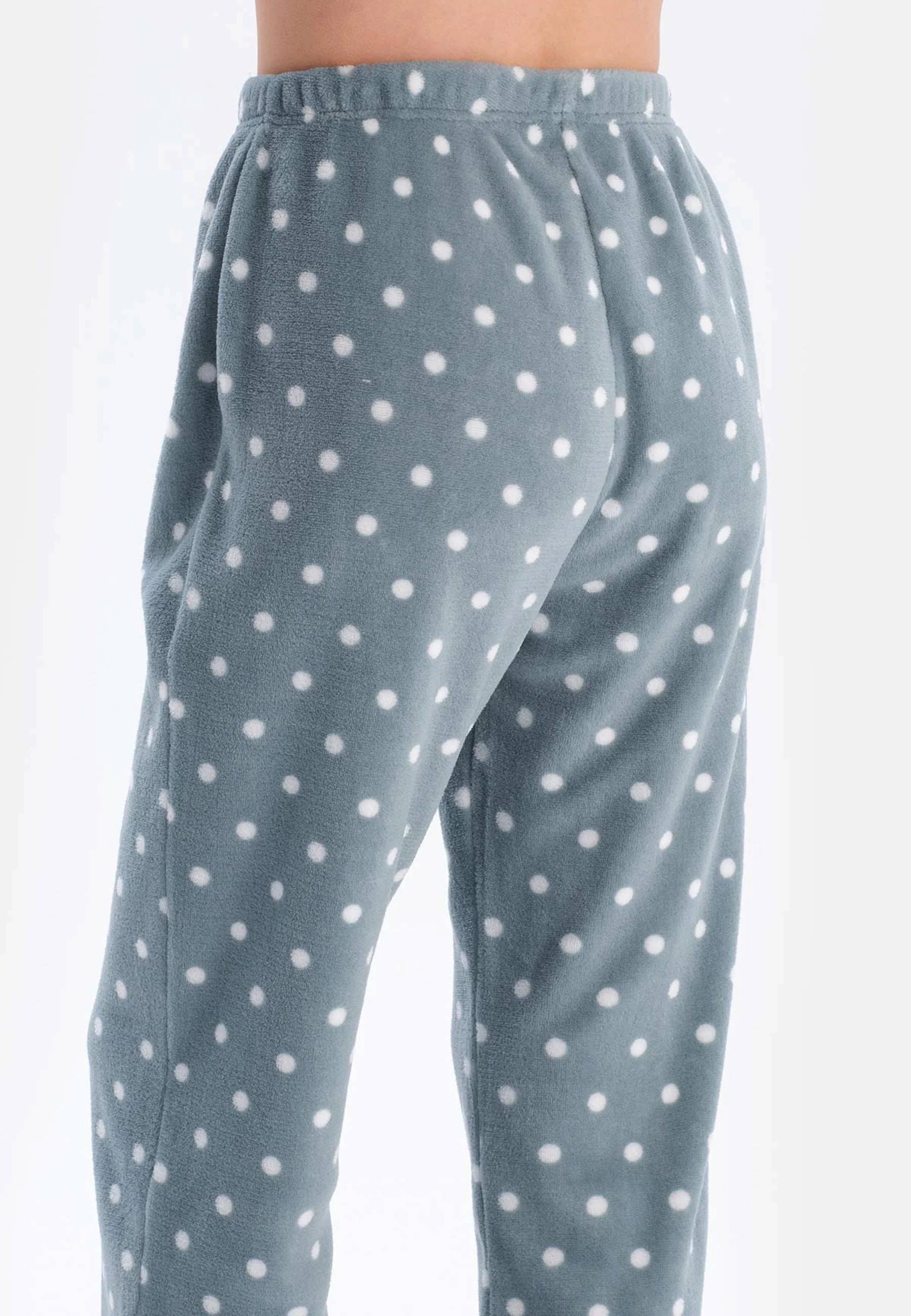 CONJUNTO REGULAR DAGI DE LUNARES CON CUELLO DE MANGA LARGA - Pijama