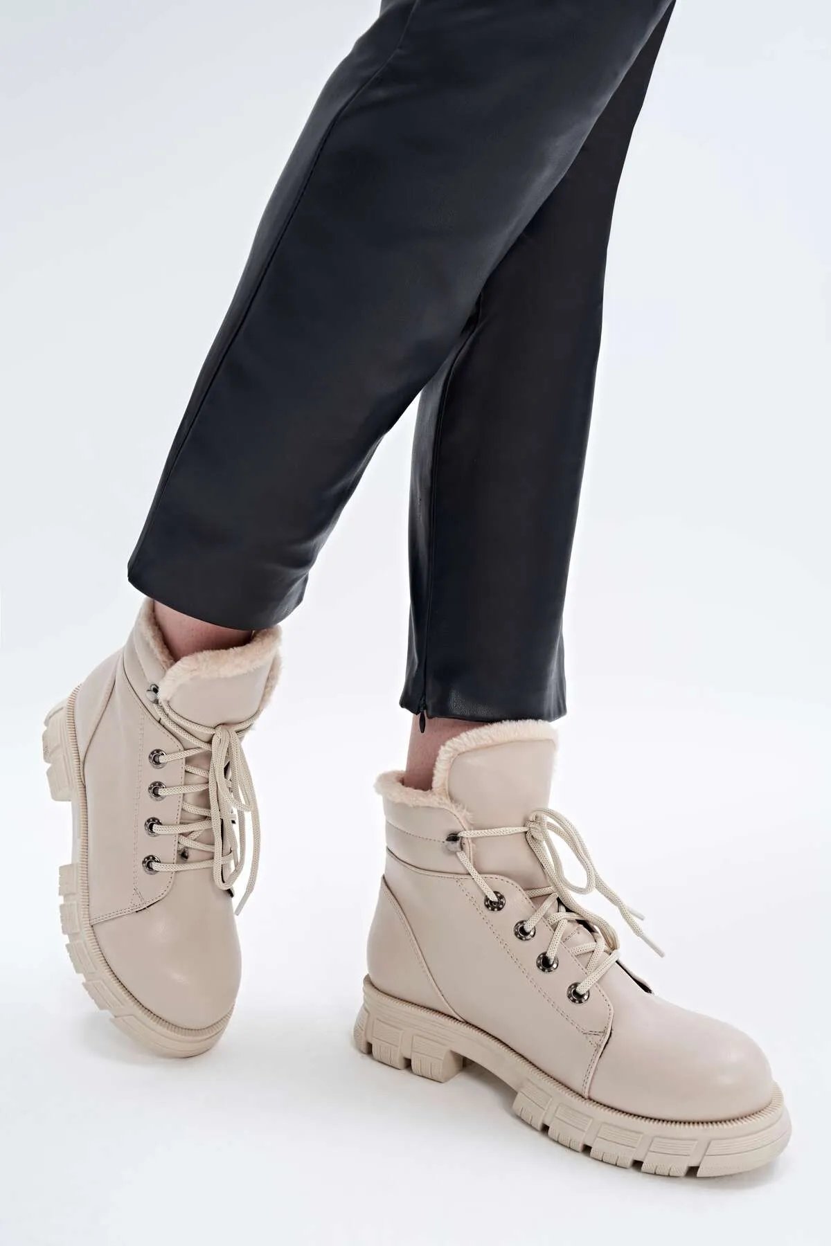 Yaya by Hotiç  Beigefarbene Stiefel und Stiefeletten für Damen 01BOY252160A310