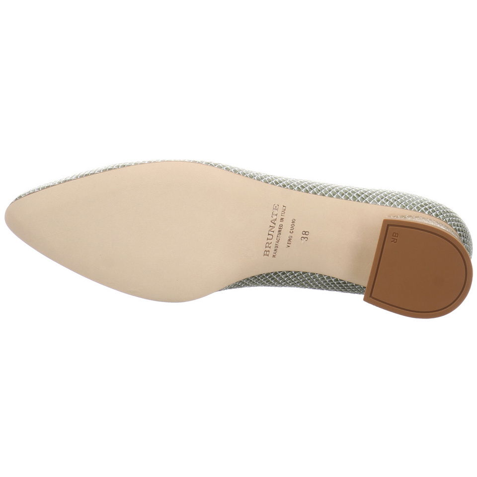 Brunate Pumps