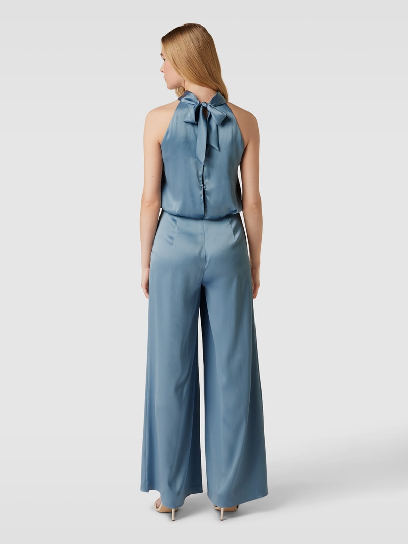 Jumpsuit mit amerikanischem Ausschnitt in hellblau