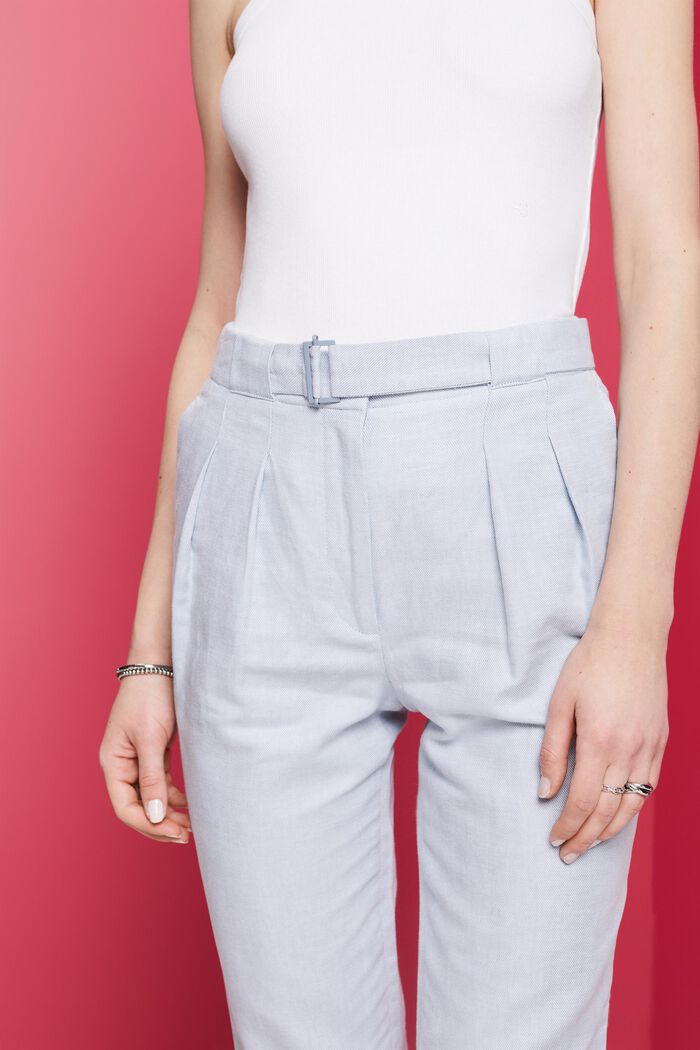 Gecroppte Chinohose mit fixiertem Gürtel, Leinen-Mix
