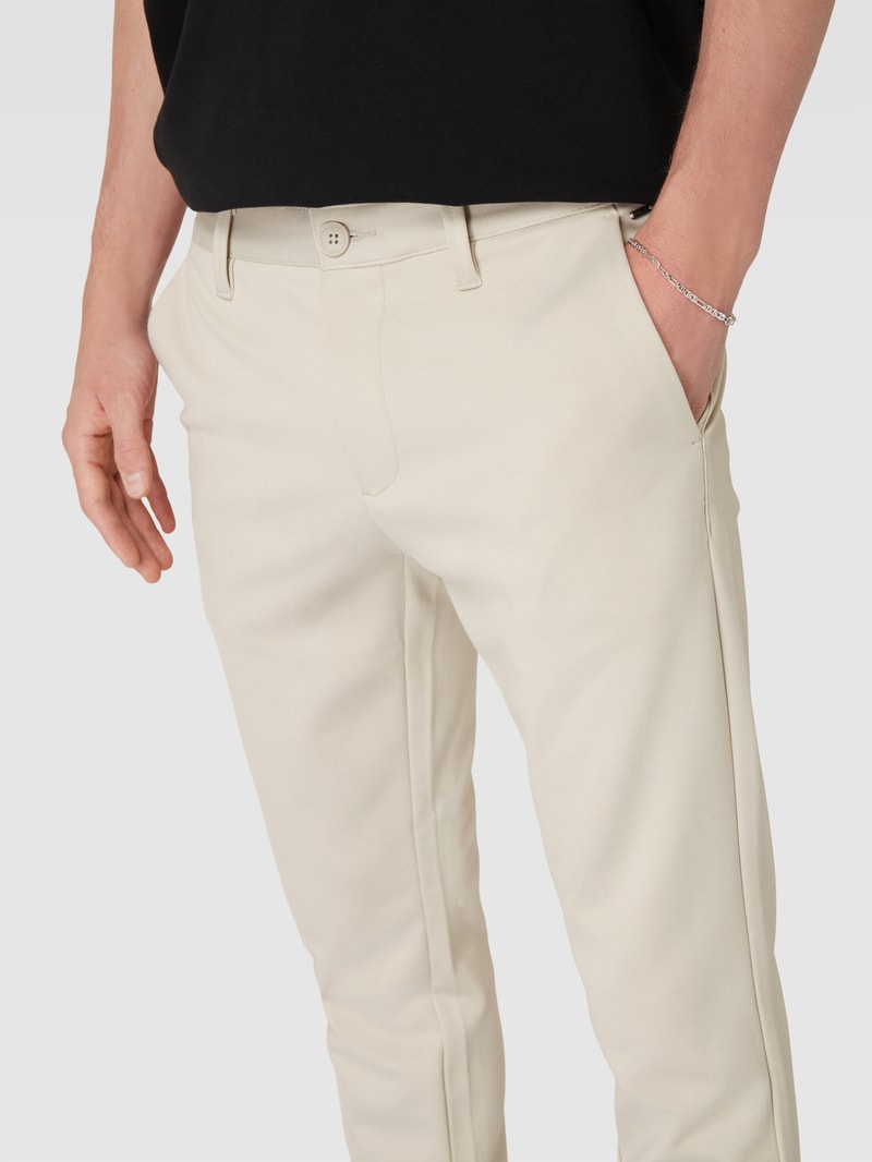 Chino mit Stretch-Anteil in offwhite