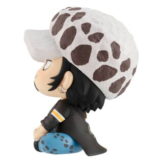 One Piece Look Up PVC Statue - Trafalgar Law