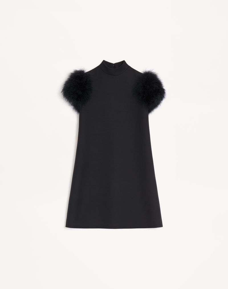 Vestido curto de crepe de alta costura com penas