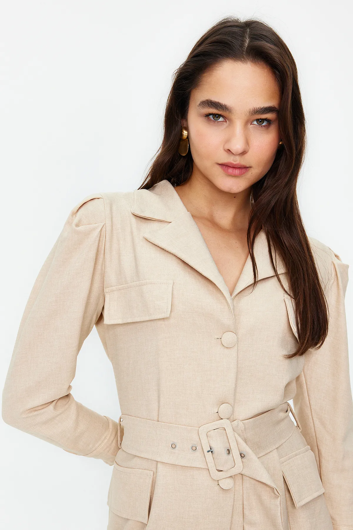 Trendyol Modest  Steinfarbenes, gewebtes Hemdkleid in Leinenoptik mit Gürtel TCTSS24EB00017