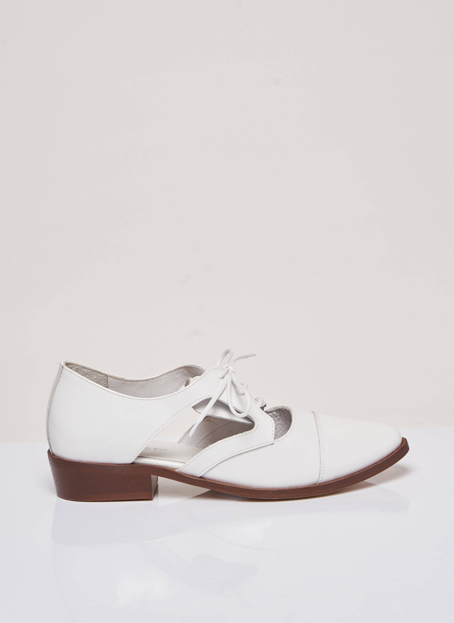 Regard Derby Femme couleur blanc