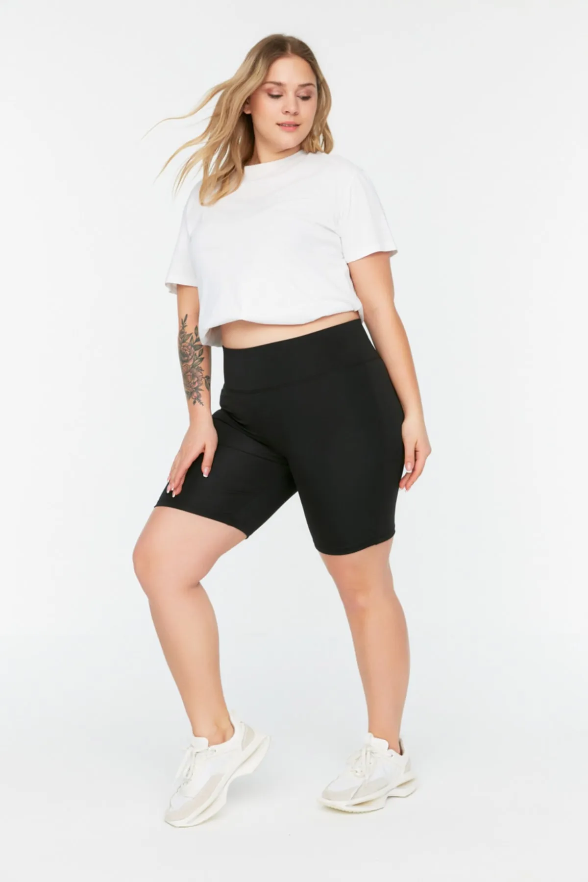 Trendyol Curve  Schwarze Recovery-Strickstrumpfhose mit hoher Taille TBSSS22TA00002