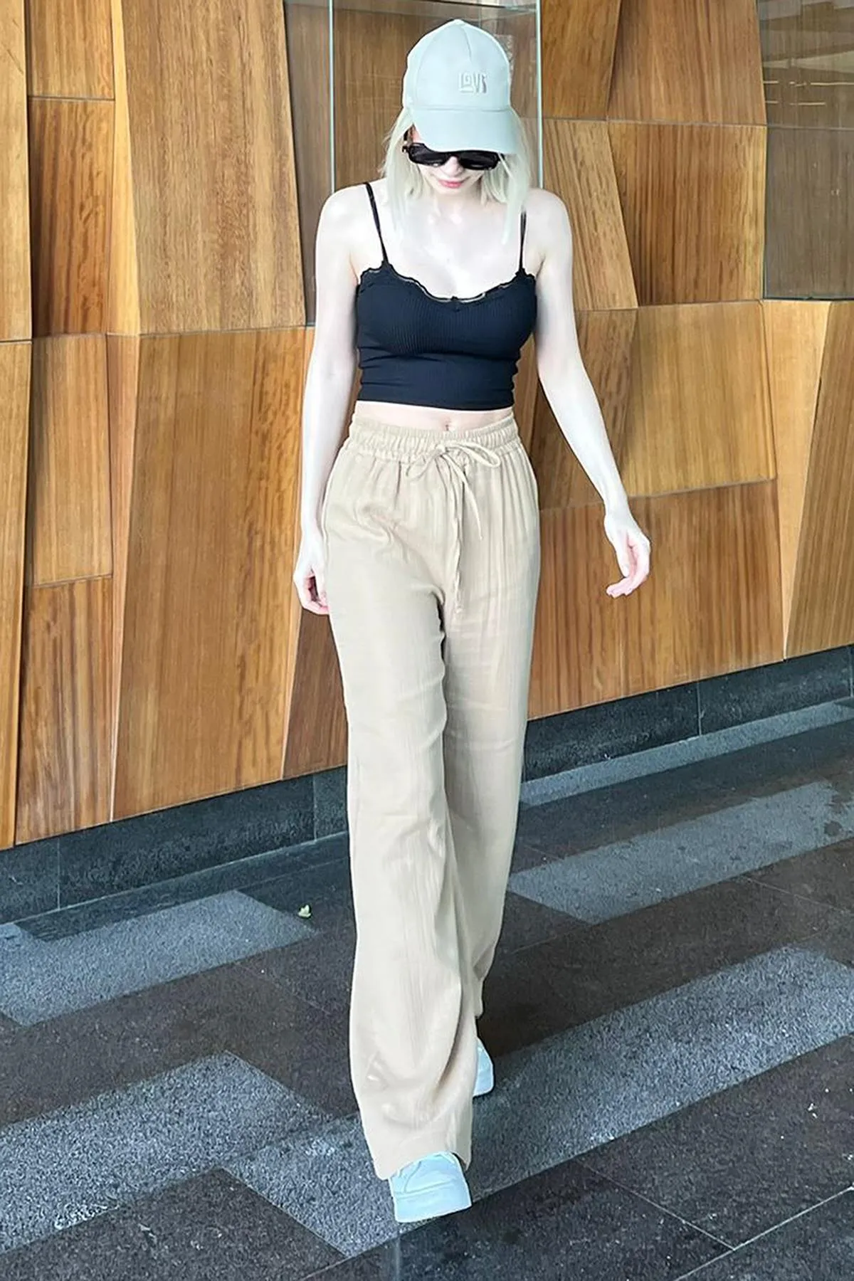 Madmext  Beigefarbene Musselin-Damenhose mit weitem Bein MG1980