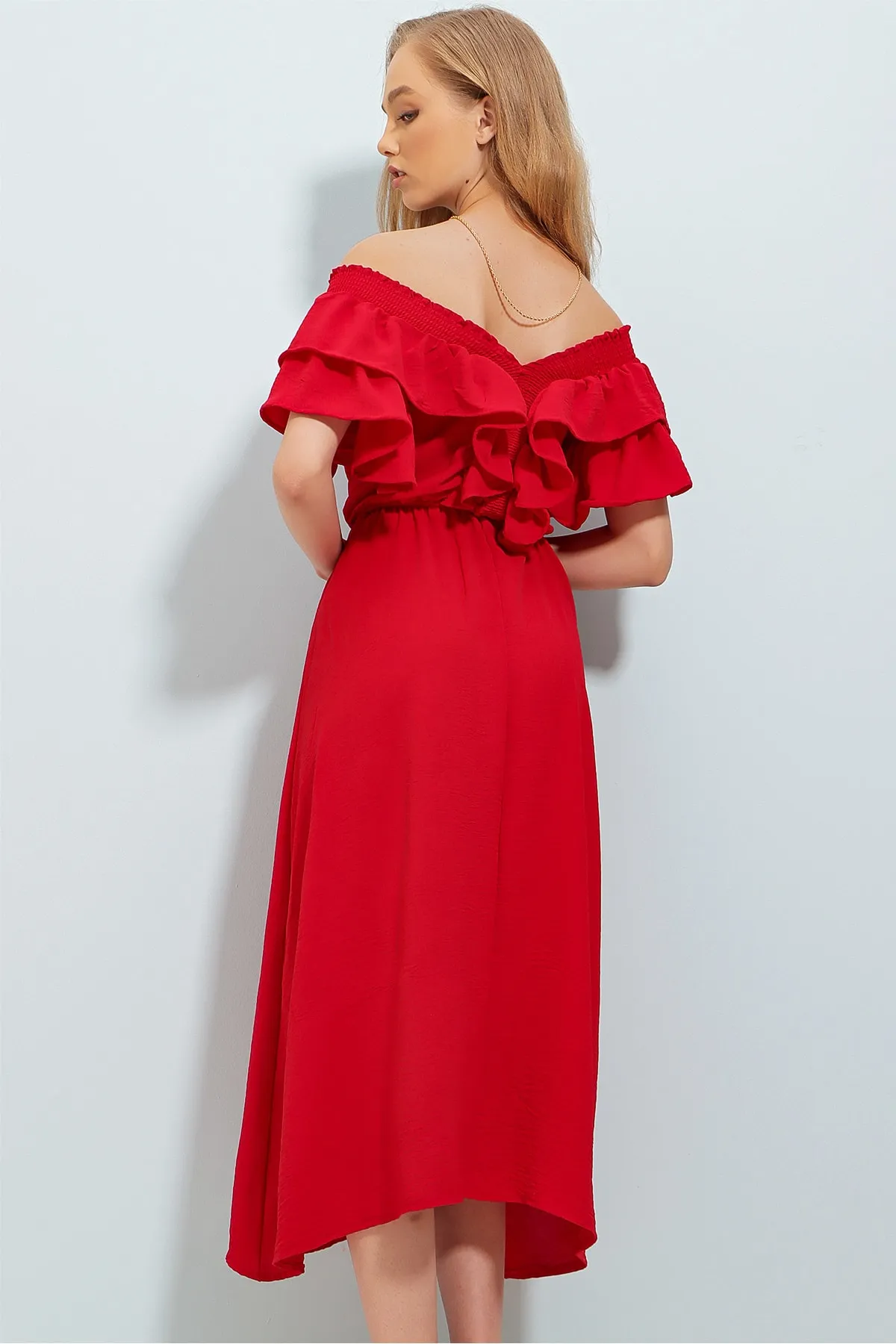 Trend Alaçatı Stili  Rotes, mittellanges Webkleid für Damen mit Gimpenkragen, Volant und Taillengürtel ALC-X8559
