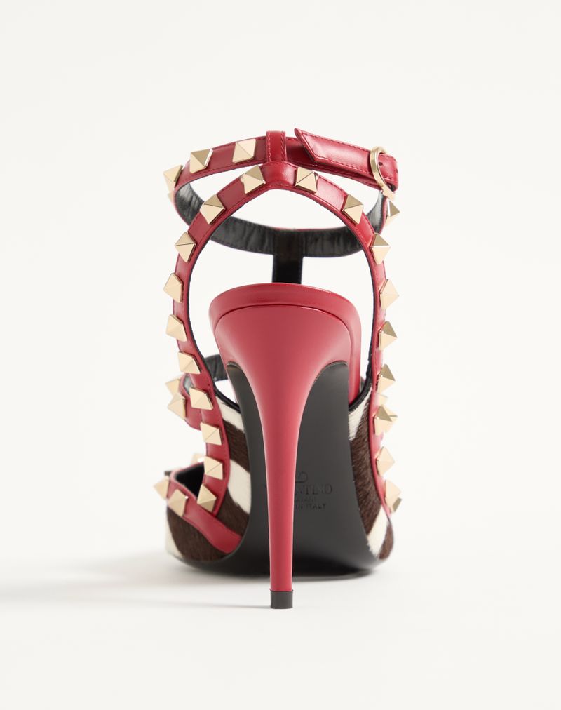 Rockstud pumps i 100 mm kalveskind med hesteskindseffekt
