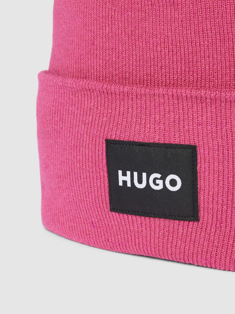 Beanie mit Label-Detail Modell 'Saretta' in fuchsia
