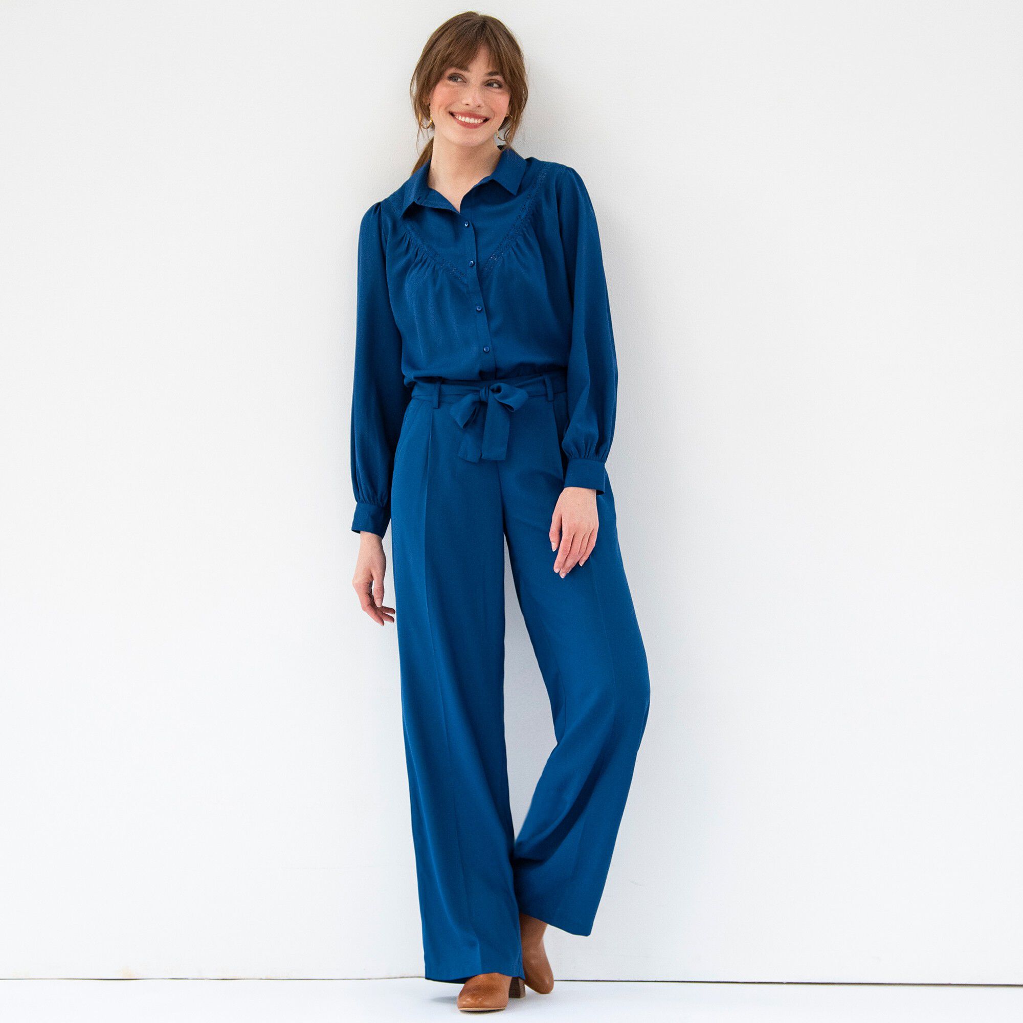 Pantalon large fluide, taille ceinturée, uni