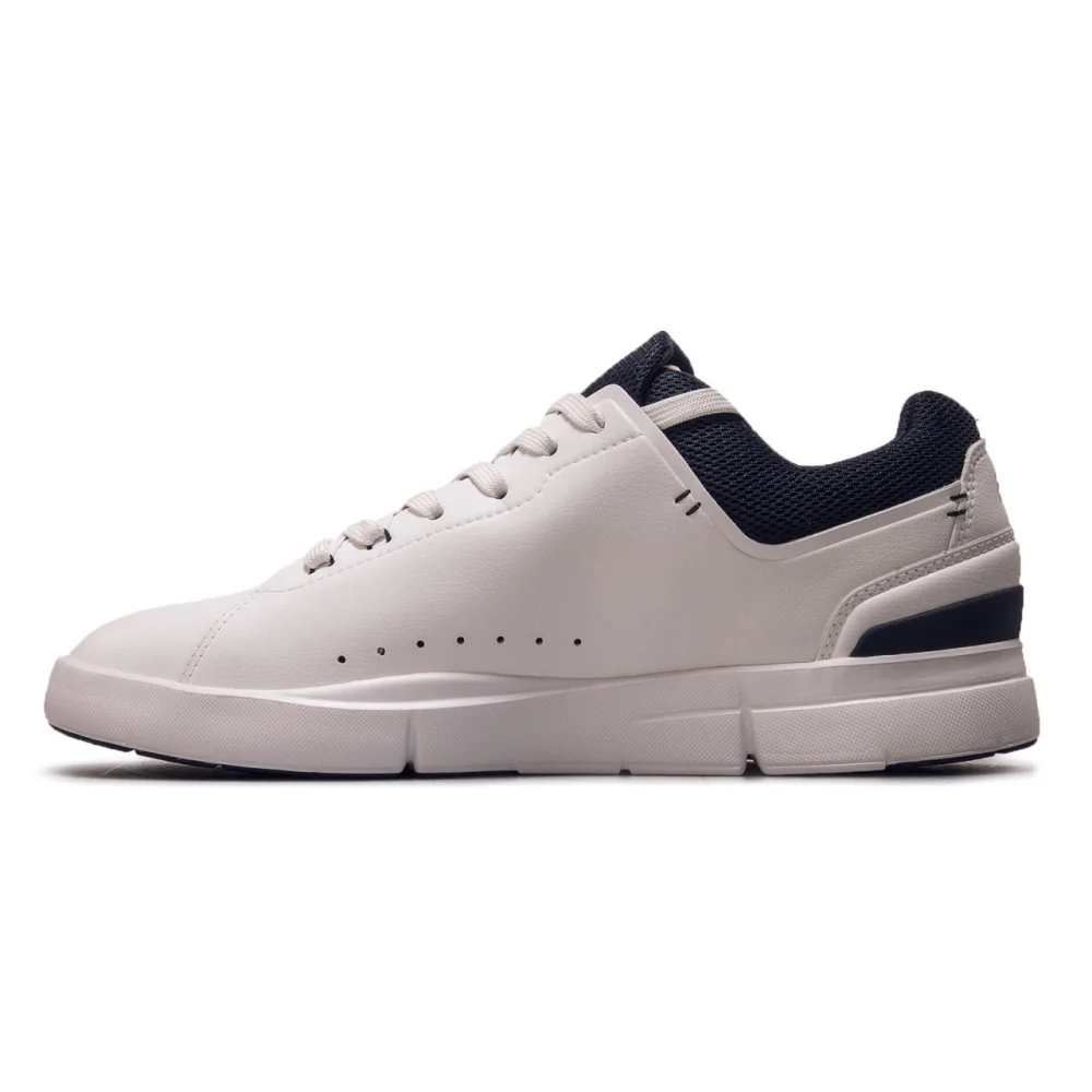 ON The Roger Advantage 4899457 / weiss