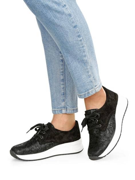 Schnürschuh