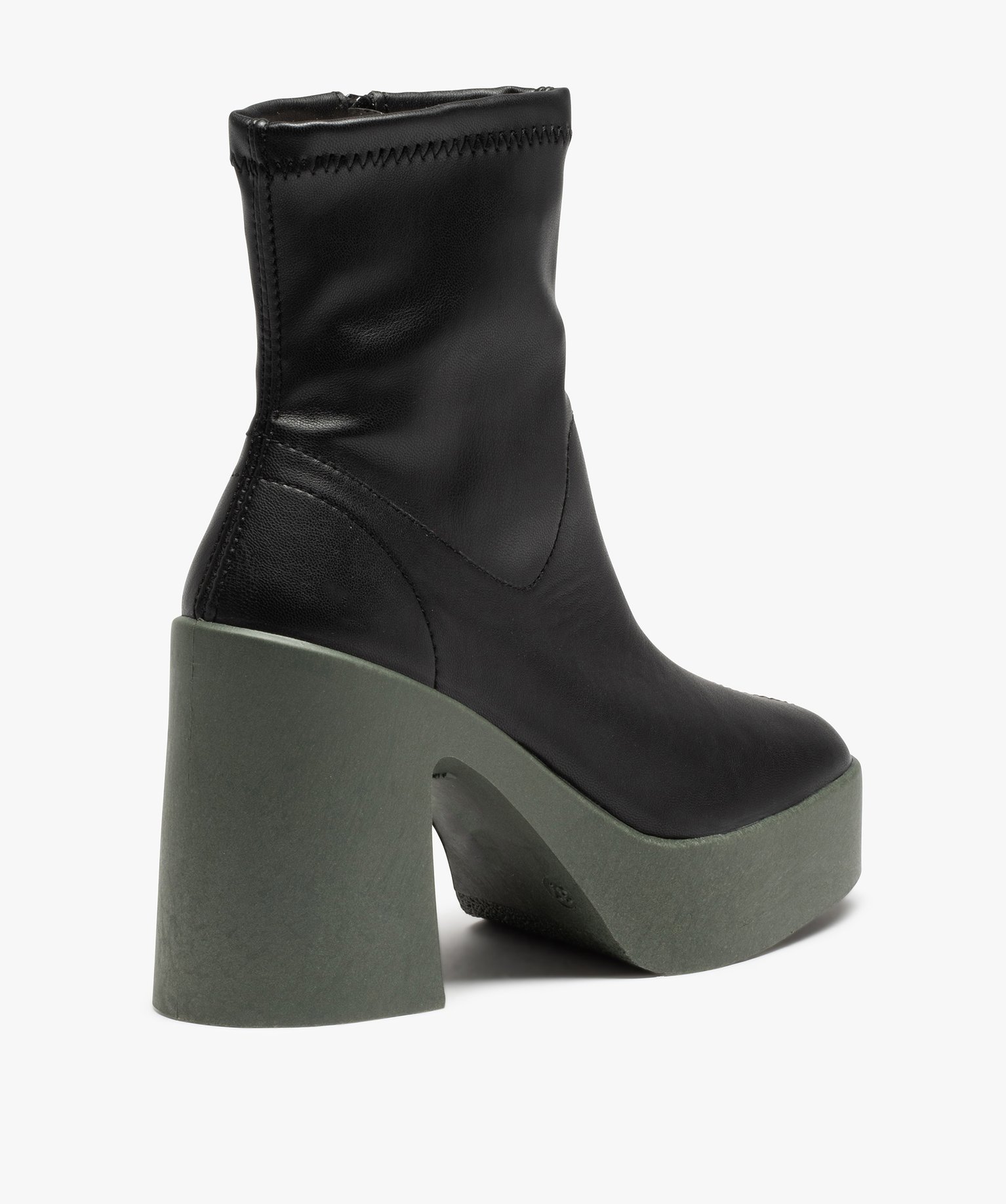 Boots femme sur semelle plateforme et large talon noir | GEMO
