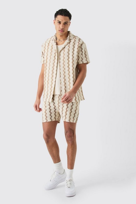 Gestreiftes Oversize Hemd und Shorts