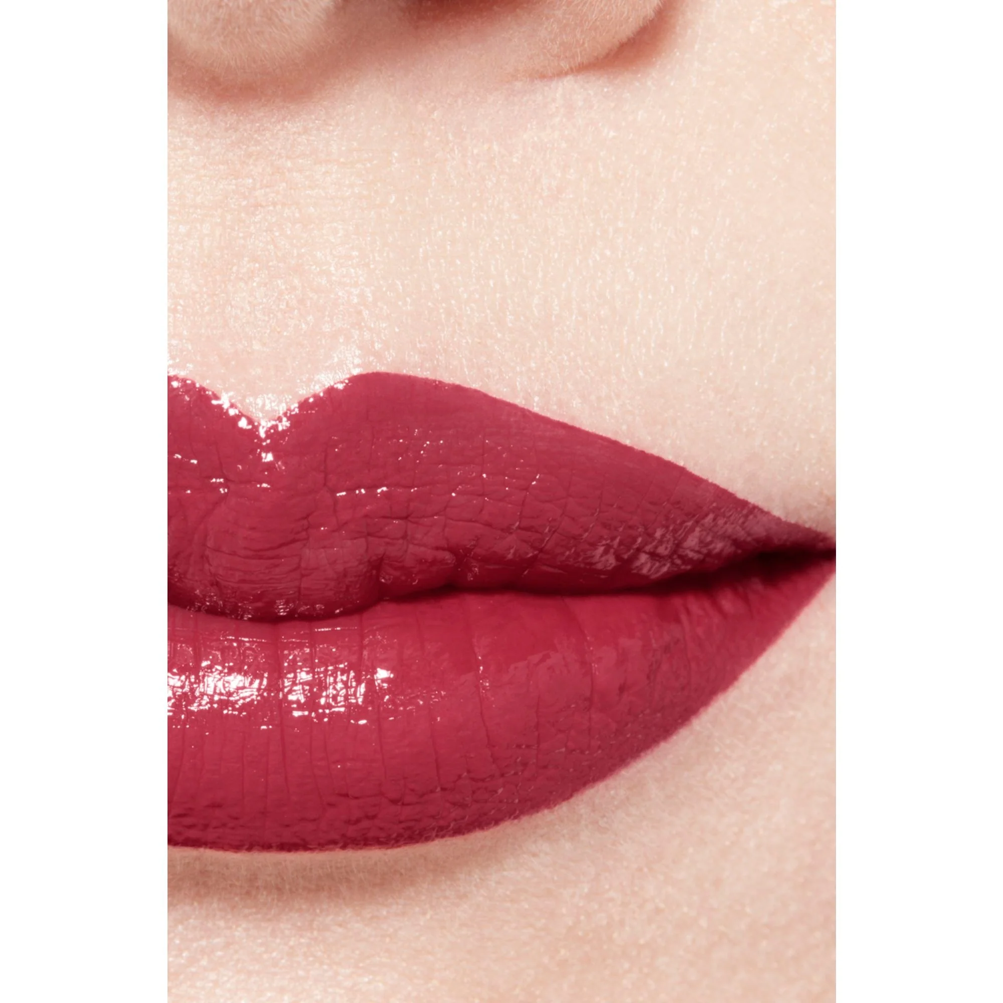 ROUGE ALLURE LAQUE - O BATOM LÍQUIDO BRILHANTE DE DURAÇÃO EXTREMA