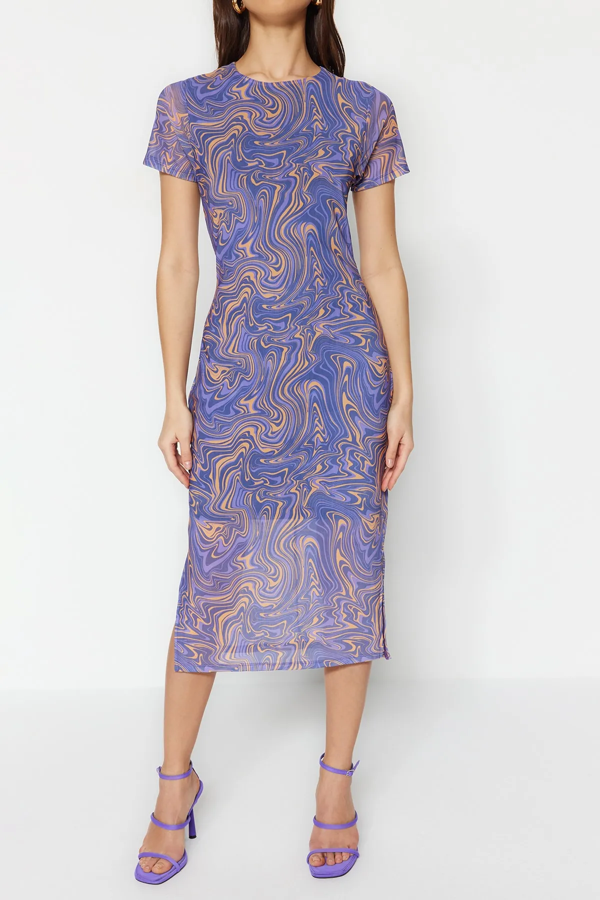 Trendyol Collection  Blaues, bedrucktes, kurzärmliges, tailliertes, flexibles Midi-Bleistiftkleid aus Tüll mit Rundhalsausschnitt TWOSS23EL01791